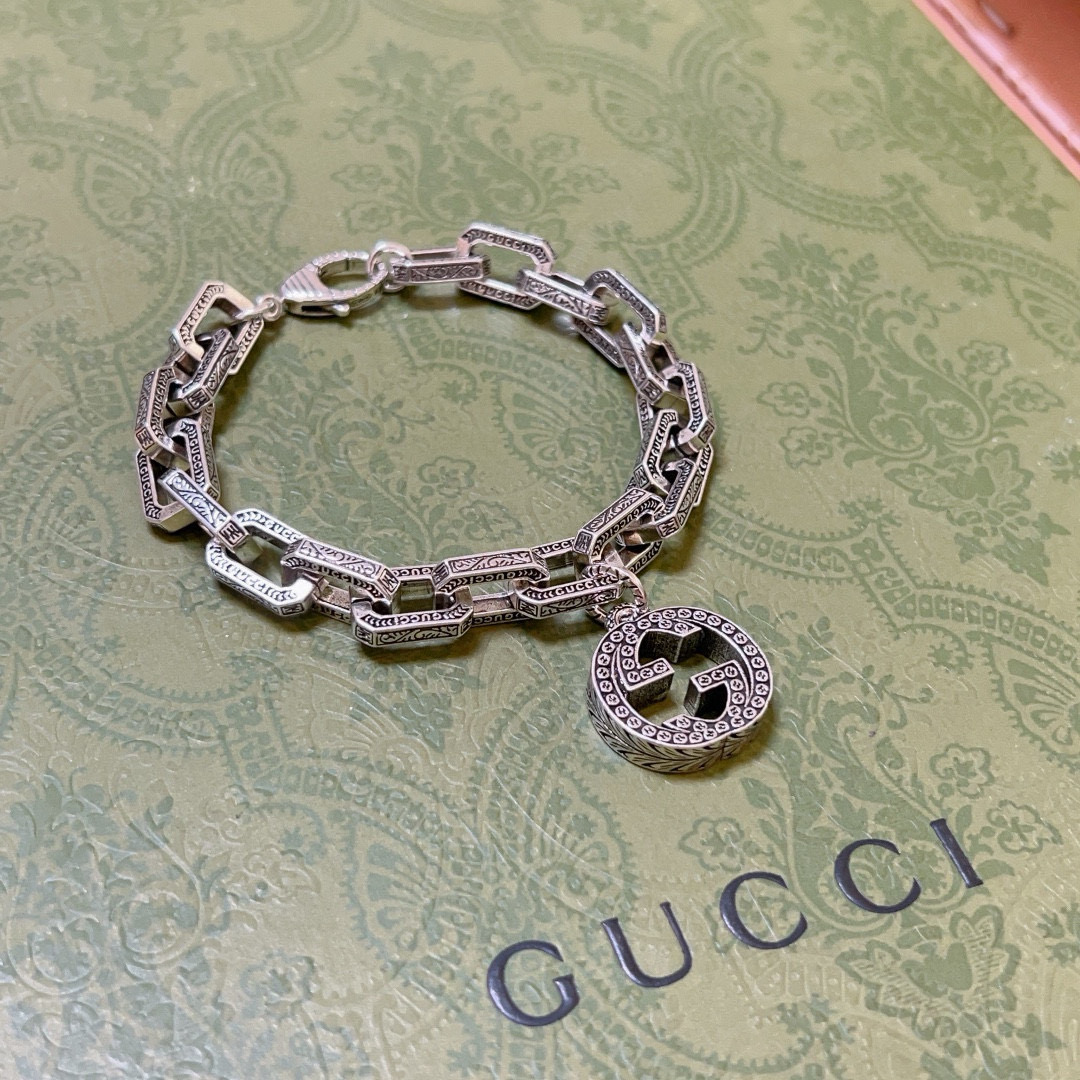 。 2025最新出炉土豪版手链 认准细节 独家高品质🌼 Gucci古驰手链最新款的经典款 精致无论款式 
