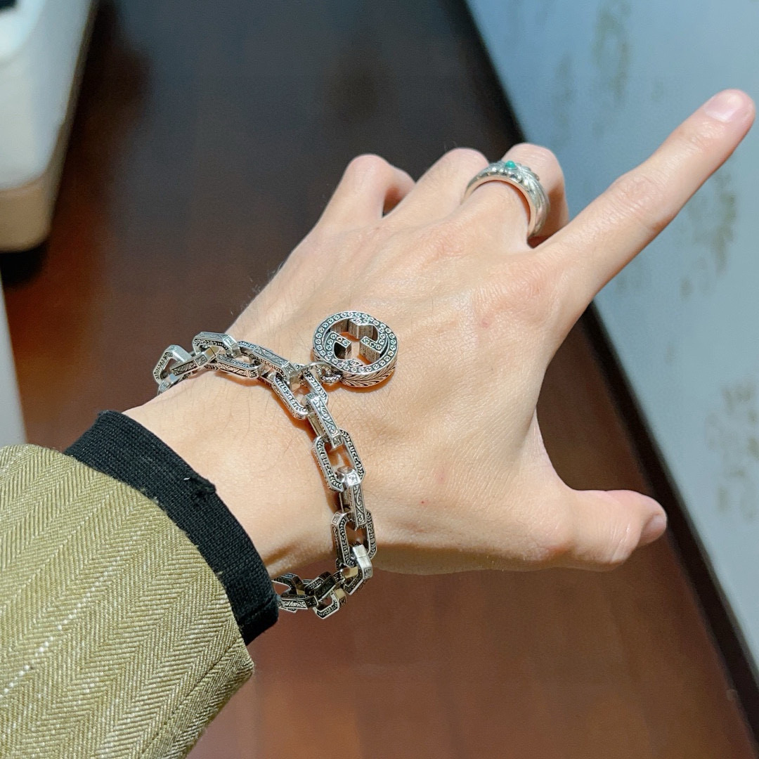 。 2025最新出炉土豪版手链 认准细节 独家高品质🌼 Gucci古驰手链最新款的经典款 精致无论款式 