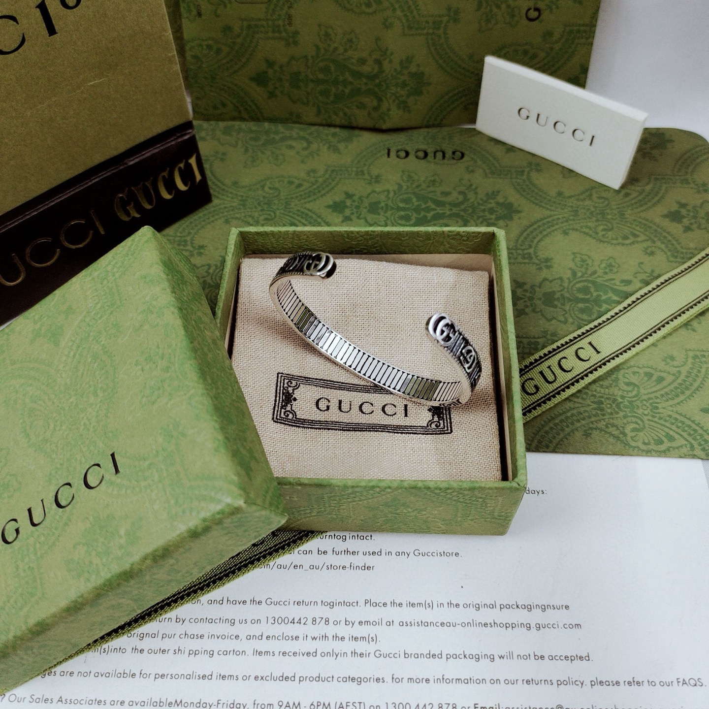 Gucciクラシックギアブレスレットとリングセット