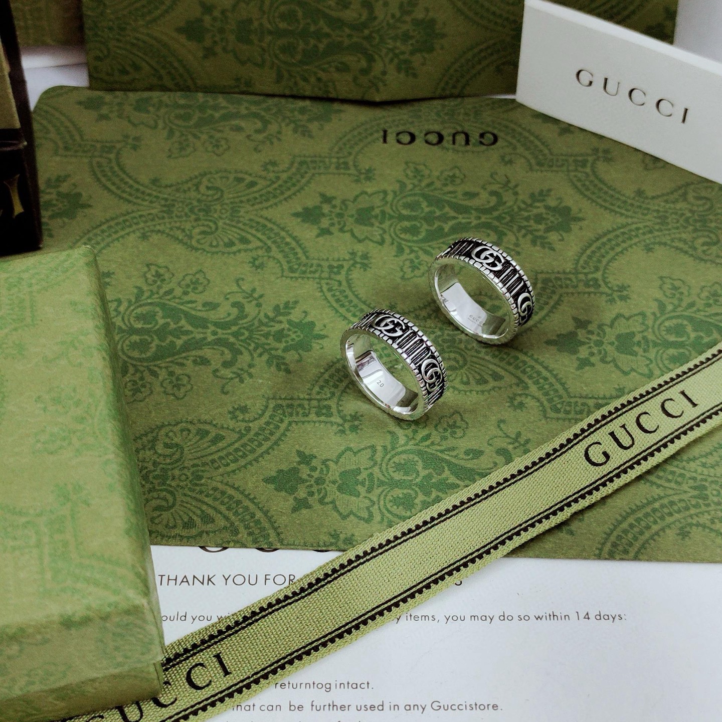 Gucciクラシックギアブレスレットとリングセット