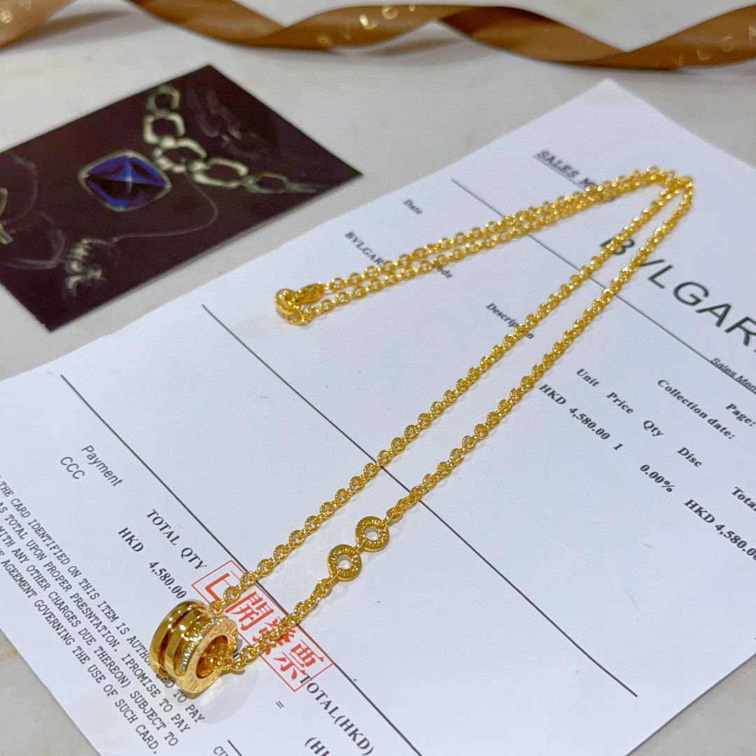 。宝格丽项链V金材质 。BVLGARI宝格丽 DIVAS‘ DREAM 系列 品相完美，细节无敌，那种独