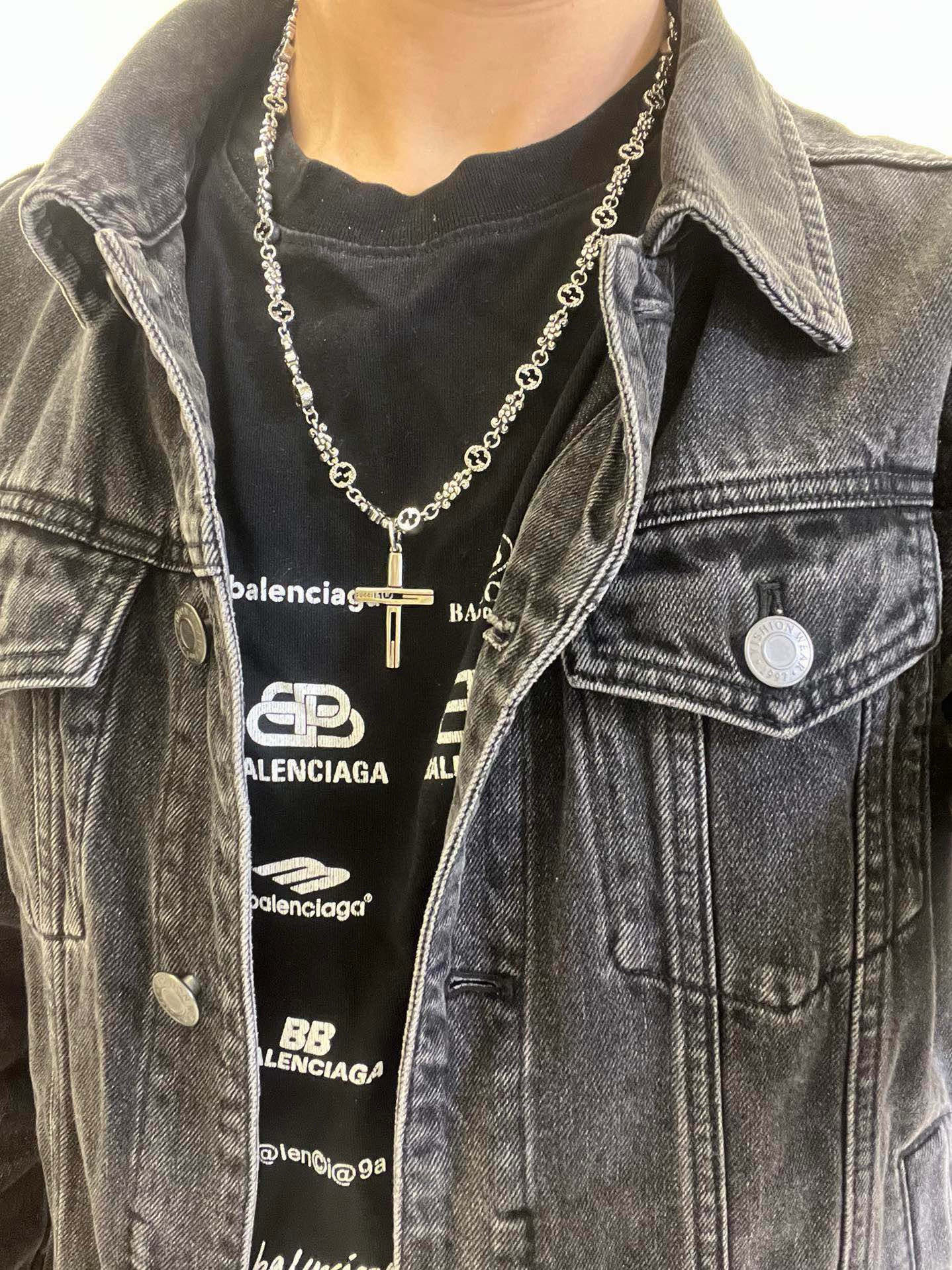 Gucci古驰Anger Forestシリーズ双Gクロスネックレス - 高級感溢れるデザイン