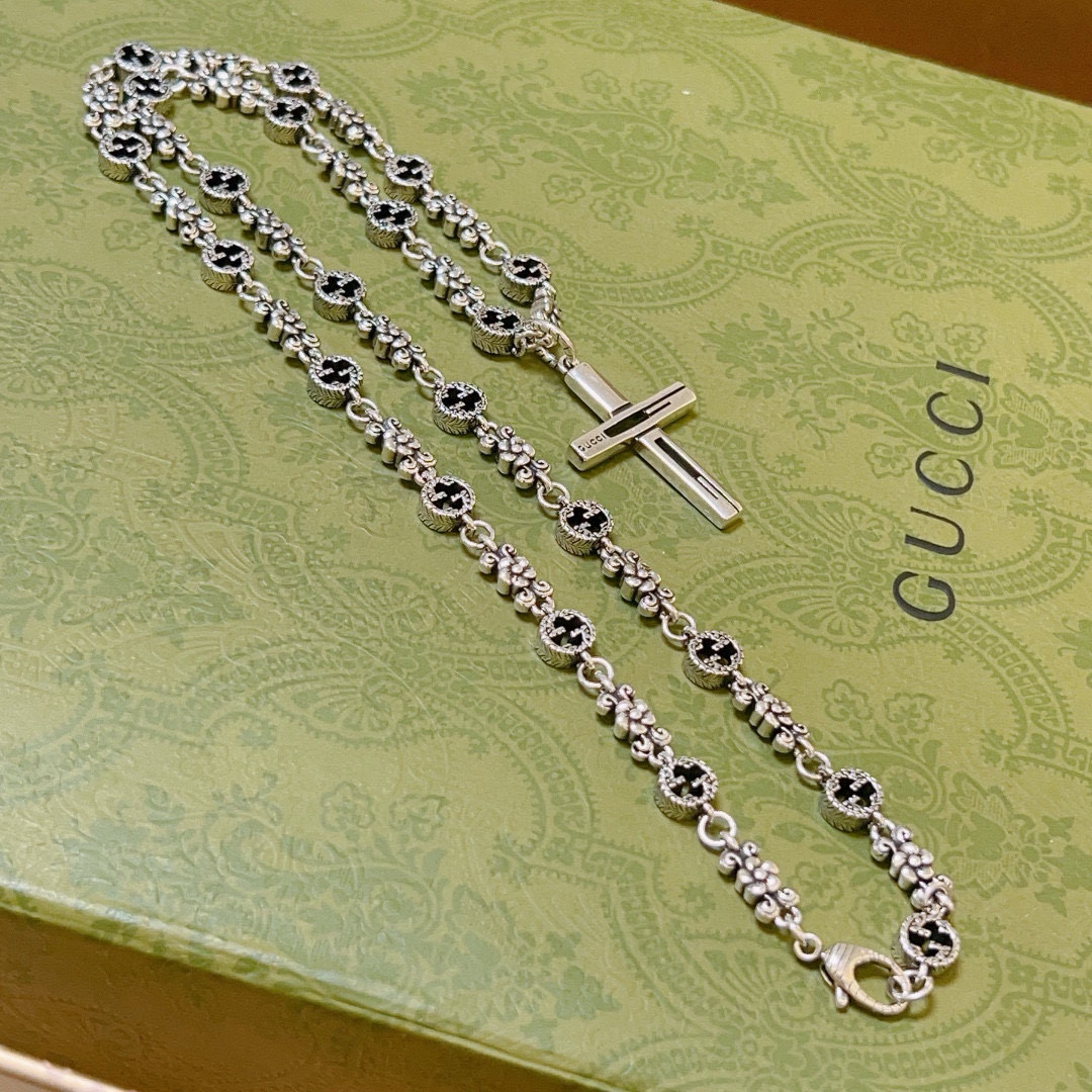 Gucci古驰Anger Forestシリーズ双Gクロスネックレス - 高級感溢れるデザイン
