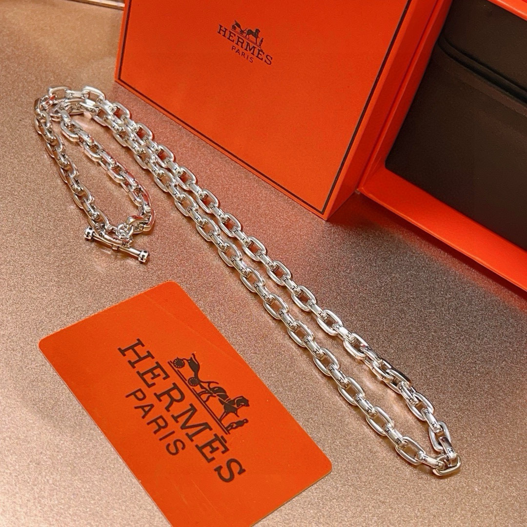 Imported High-End Hermes Necklaces: New, Simple Fashion with Unique Design for Men and Women - 图片 5