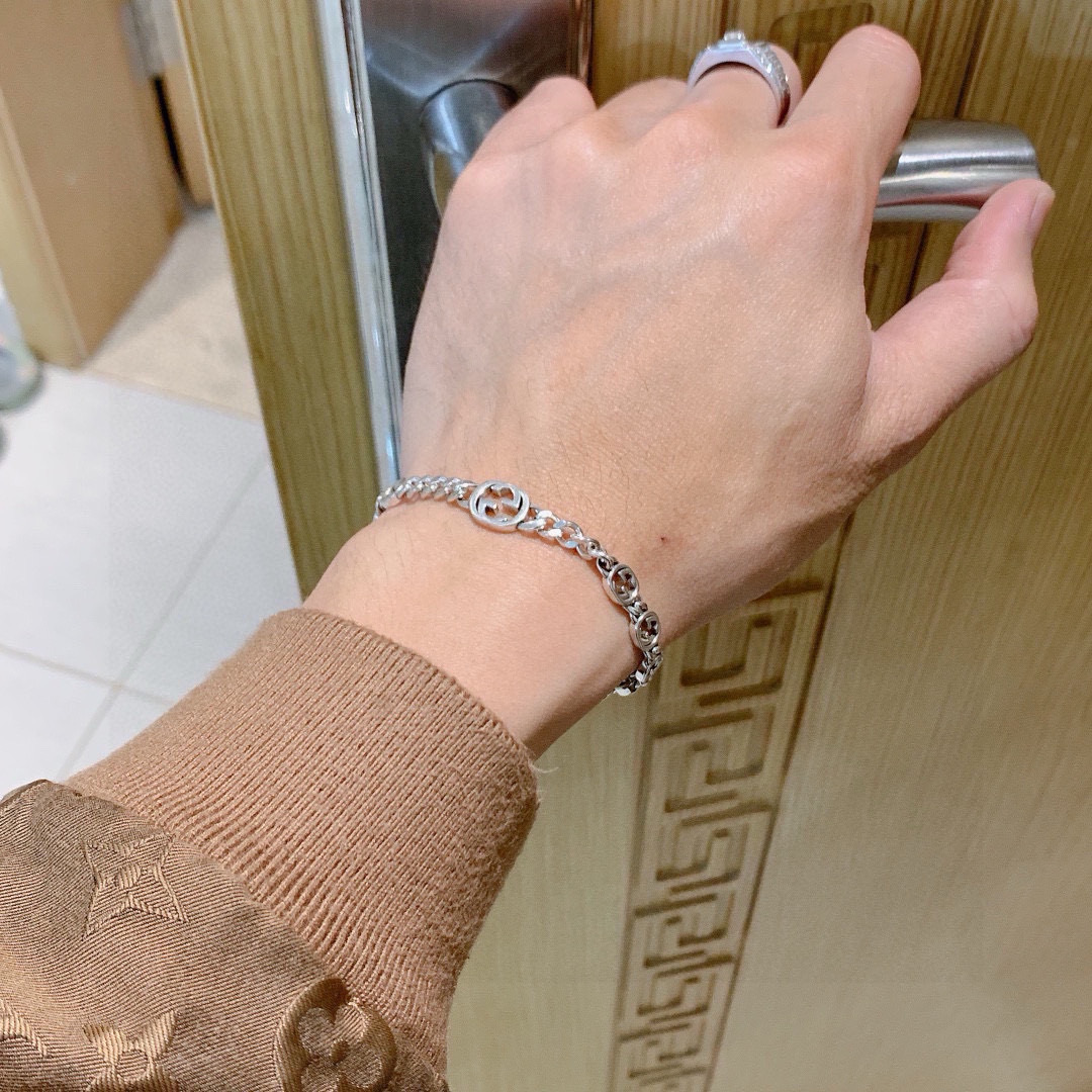 Gucci手链最新款 - 精致で低调な贅沢感