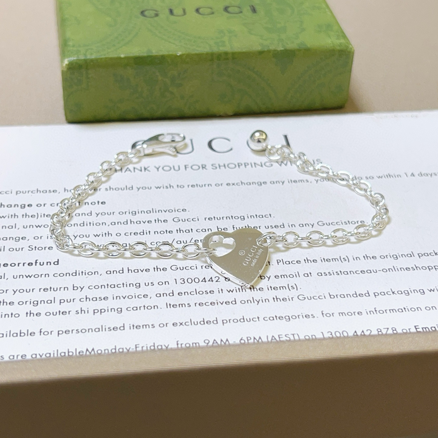 Gucci古驰手链 - 精致なデザインと高級感を兼ね備えた必須アイテム