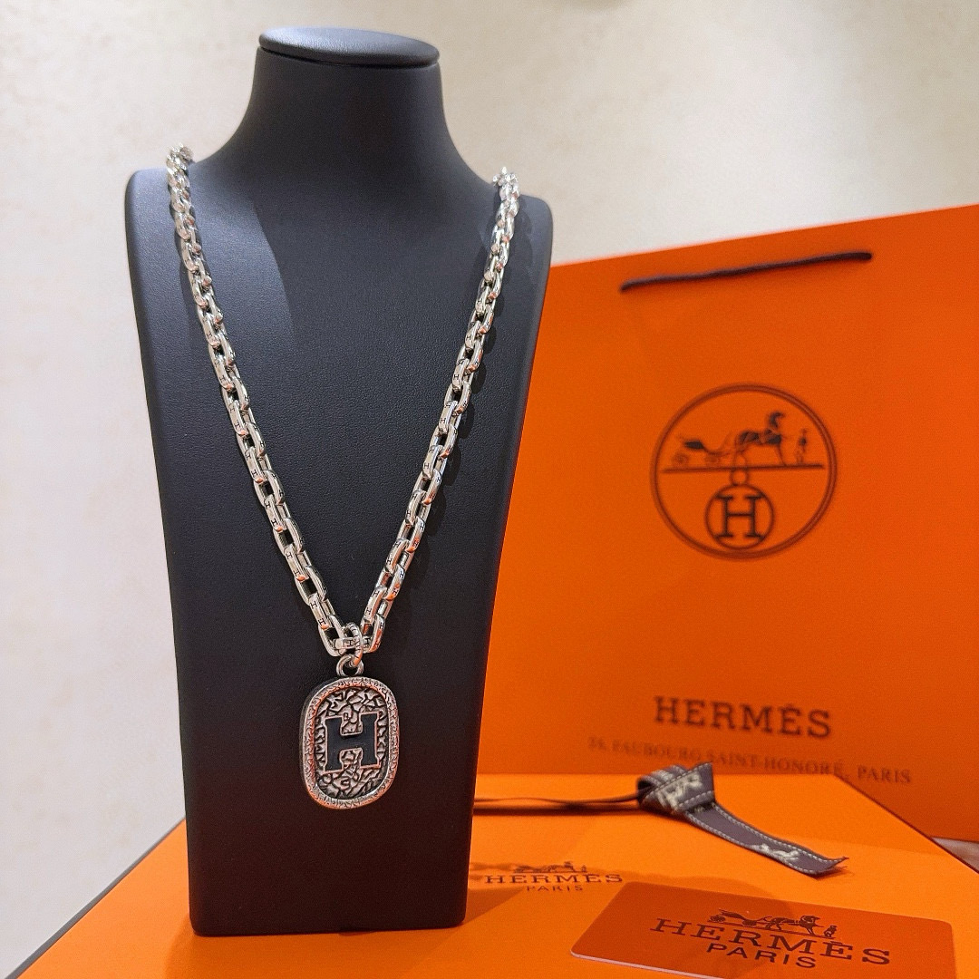 “Review: Ermaceus Necklace – Material Sense and Custom Import” - 图片 2