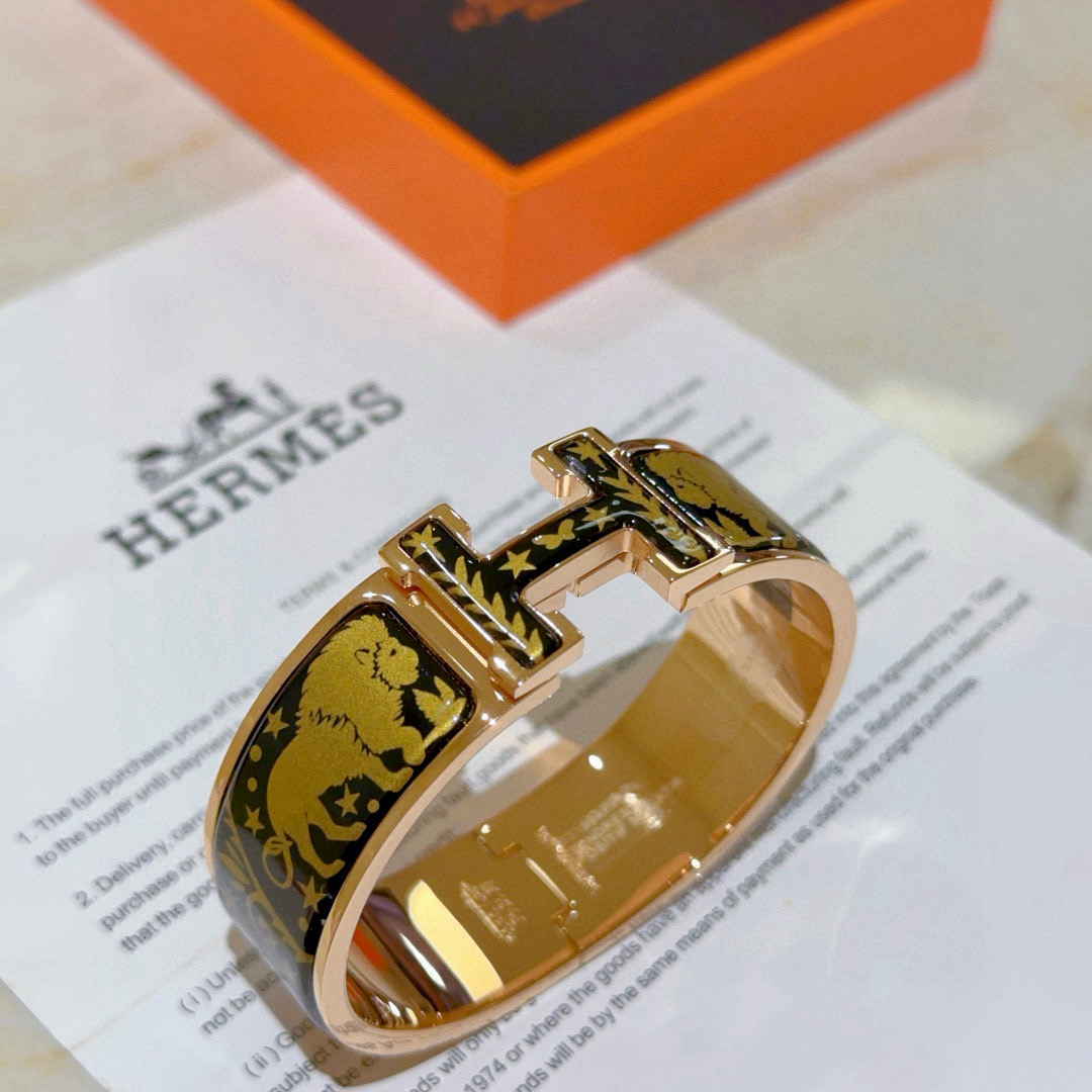 “Handmade 20mm Wide Hermes Emas Bracelet: Master Craftsmanship, Goddess-Approved Luxury with Gold Accents” - 图片 2
