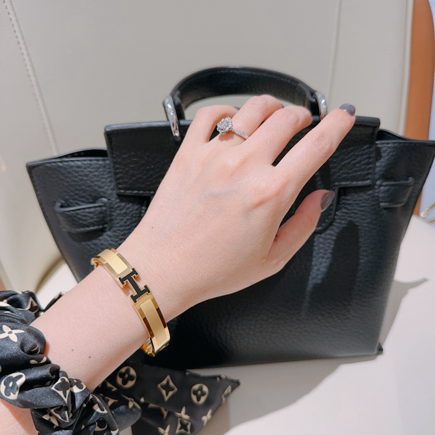 “High-End Custom Bracelets: Testing Master Craftsmanship for Quality Details in Gold Plating and Precious Materials” - 图片 9