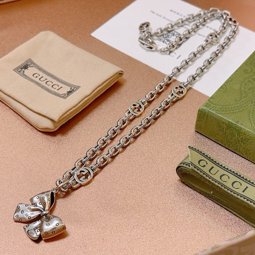 Gucci 蝶結び男女共用ネックレス - Anger Forest シリーズ