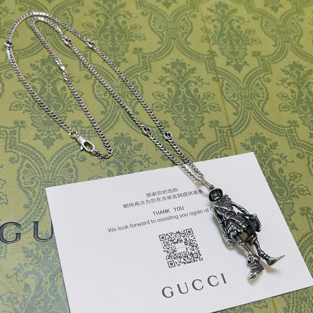 NO:386312,Comment: Too handsome. Gucci Necklace 2025 latest chain grade is higher. Stars have the same classic style. Anger Forest series double G Gucci Necklace. Details are used to treat the version. Non-market glossy style. This model has been released. Gucci is very easy to match with trendy clothes, jewelry quality, gucci, necklace19860909批 太帅啦 古驰项链2025最新款链条档次更高明星同款经典款Anger Forest系列双G古驰项链 细节对版做旧处理 非市面亮面版型 这款一直在出 古驰里面热卖款 非常好搭配潮流衣服,饰品精品,gucci,necklace,Jewelry