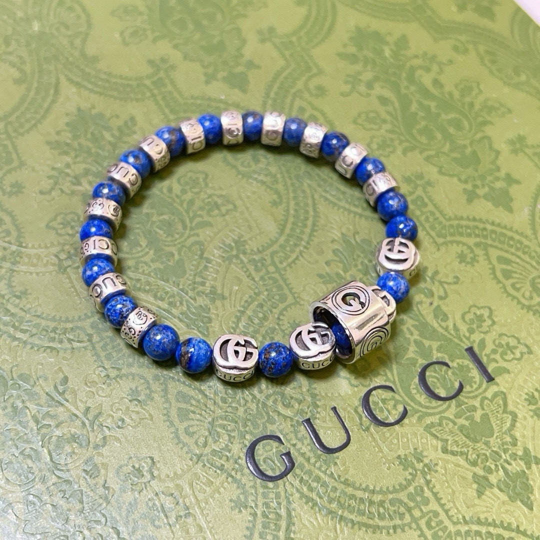 NO:386350,Buy Gucci bracelets are the same as men and women. The latest natural lapis lazuli bracelet has higher grade. Stars are the same as Anger Forest series double G natural lapis lazuli crystal bracelet. Size: 16-24 cm. Details are used to treat the old version. Non-market bright version. This one is always being made on the market. Gucci is popular in the hot-selling model. Very easy to match clothes, fine accessories, gucci, bracelet19860909批 古驰手链男女同款 最新款天然青金石手链档次更高明星同款Anger Forest系列双G天然青金石水晶手链 尺寸:16-24厘米 细节对版做旧处理 非市面亮面版型 非市面普通做这款一直在出 古驰里面热卖款 非常好搭配衣服,饰品精品,gucci,bracelet,Jewelry