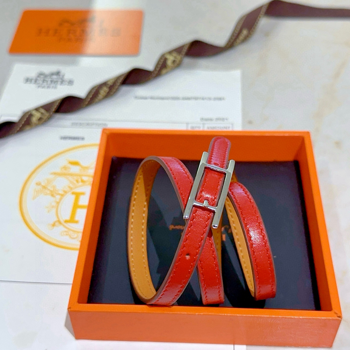 “New 18k Gold Bracelet Collection with Hand-to-Hand Cow-Skin Steel-Printing Logo for Fashionable Looks” - 图片 2