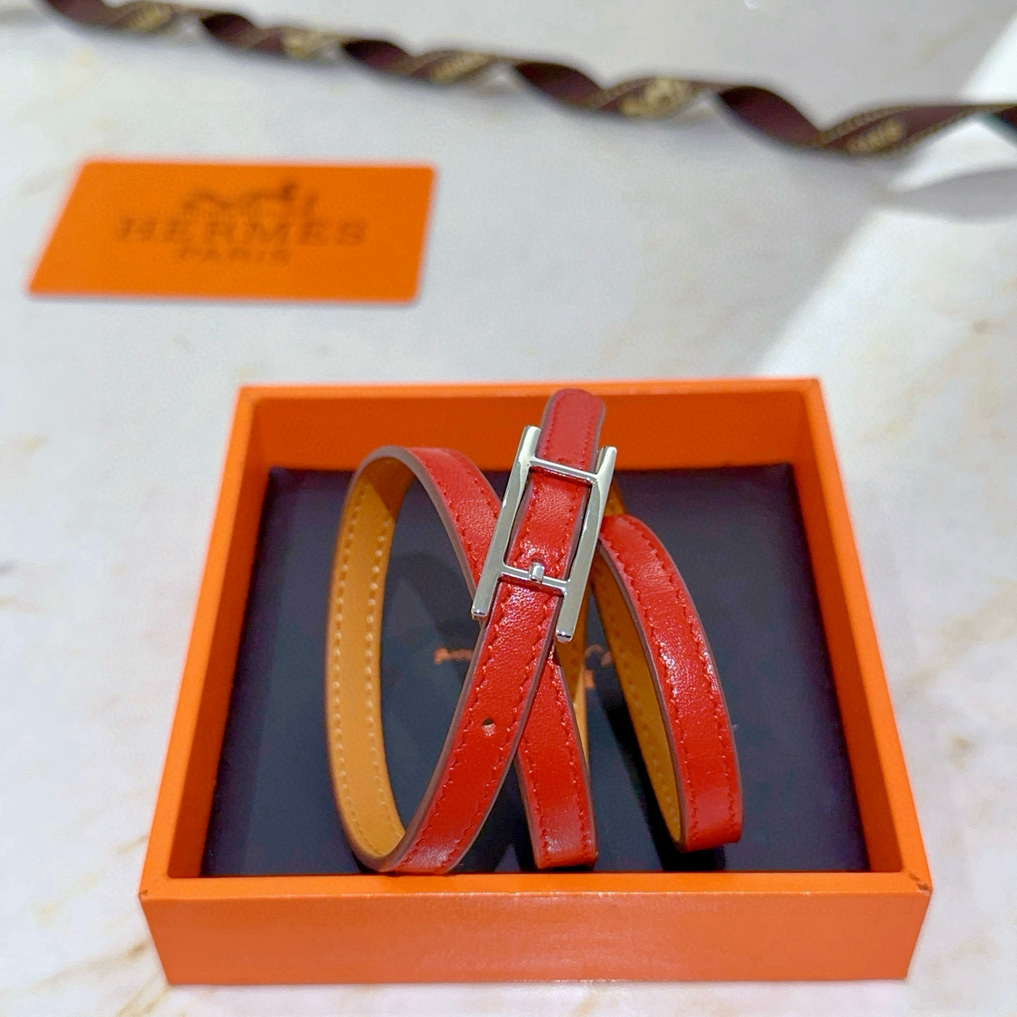 “New 18k Gold Bracelet Collection with Hand-to-Hand Cow-Skin Steel-Printing Logo for Fashionable Looks” - 图片 4