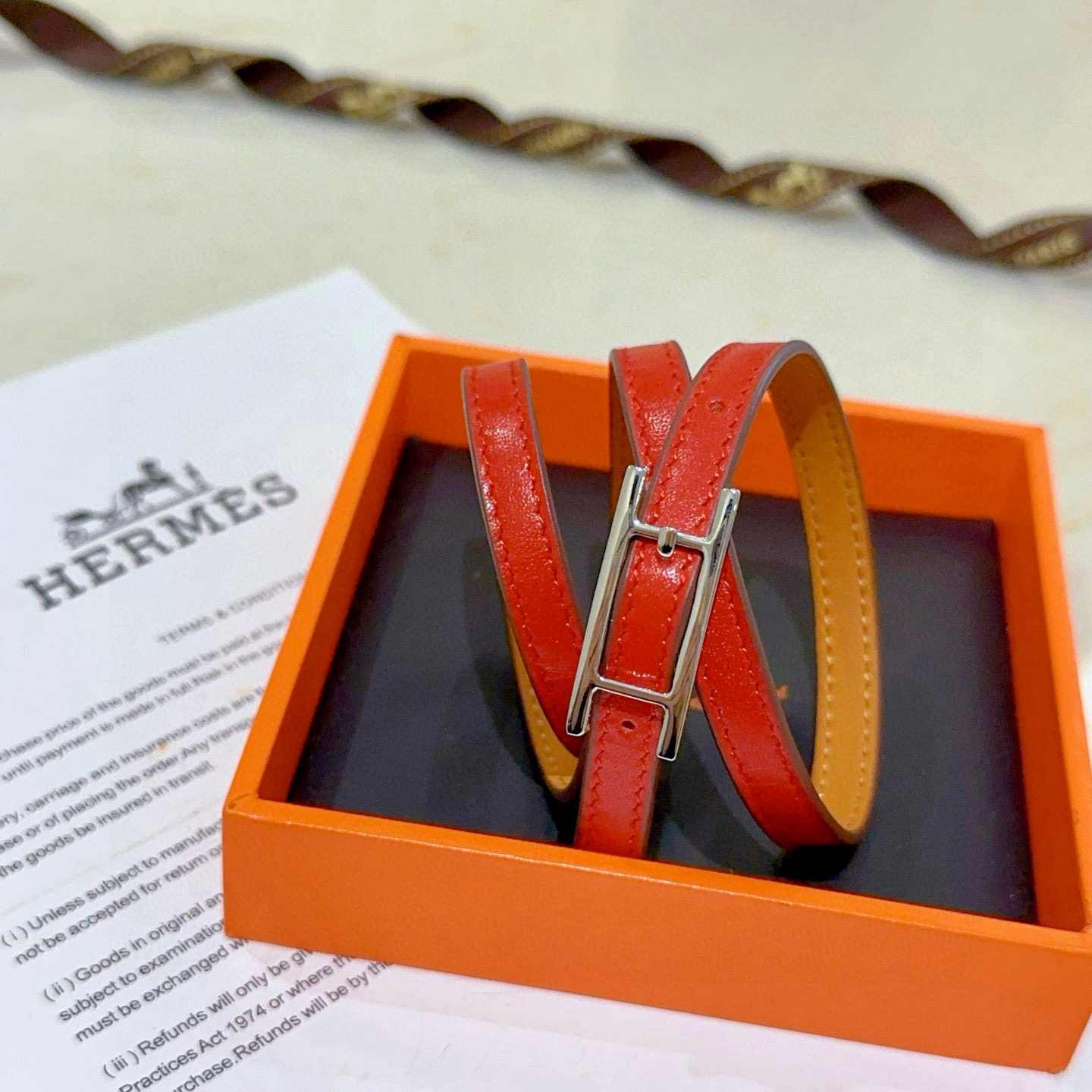 “New 18k Gold Bracelet Collection with Hand-to-Hand Cow-Skin Steel-Printing Logo for Fashionable Looks” - 图片 7
