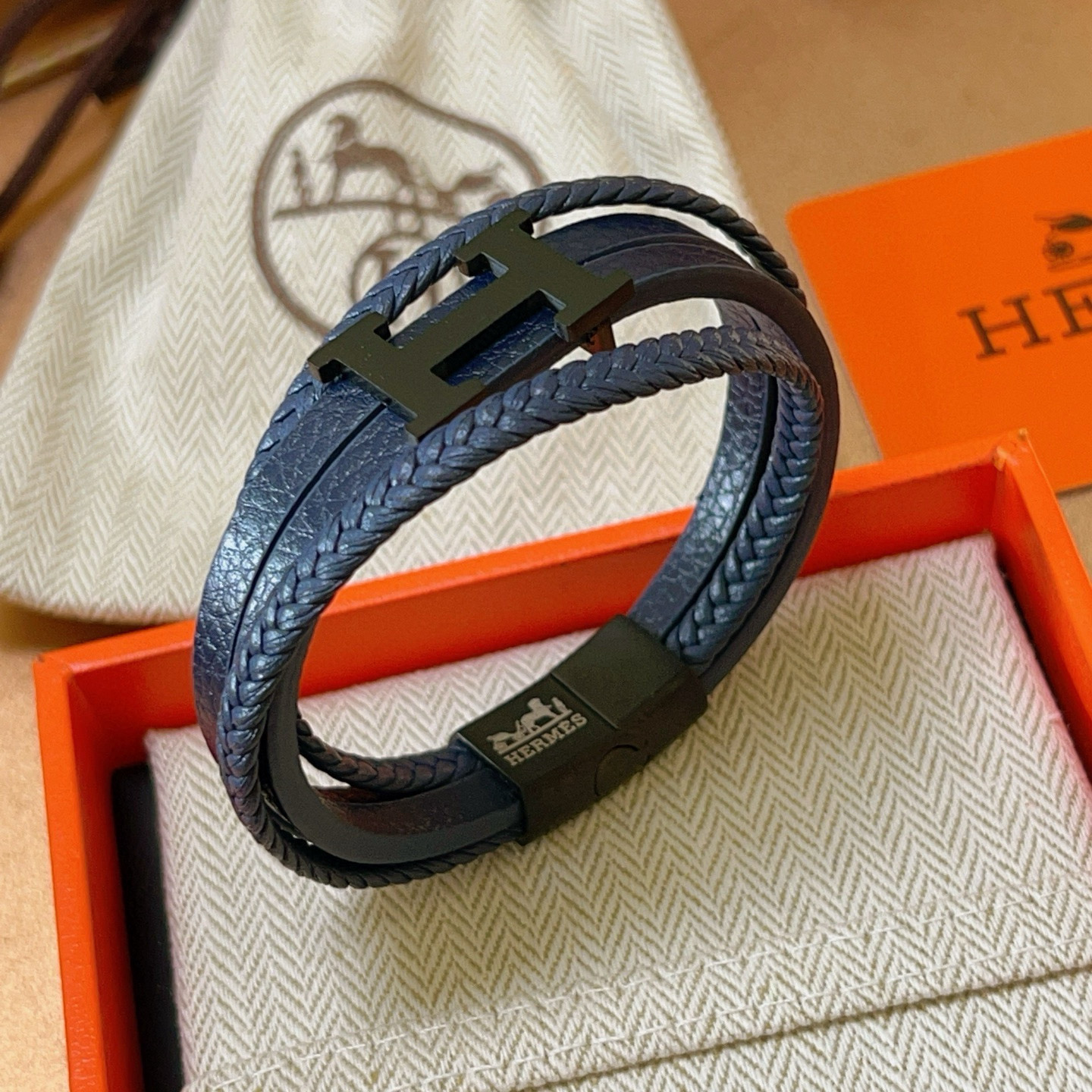 “New Product Distribution: Marseille Bracelet, H Series Star Chain, 19.5-21.5 cm Handline Sizes, Popular in Eima Market.” - 图片 6