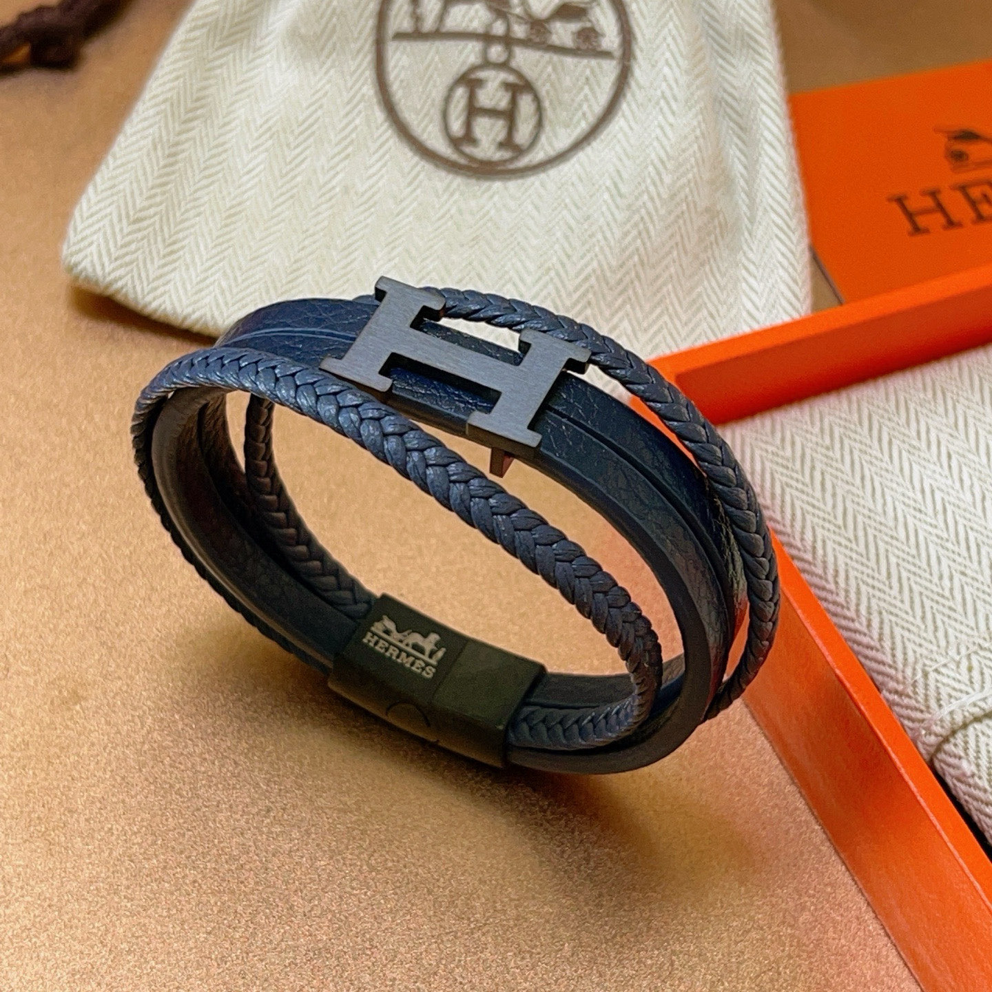 “New Product Distribution: Marseille Bracelet, H Series Star Chain, 19.5-21.5 cm Handline Sizes, Popular in Eima Market.” - 图片 5