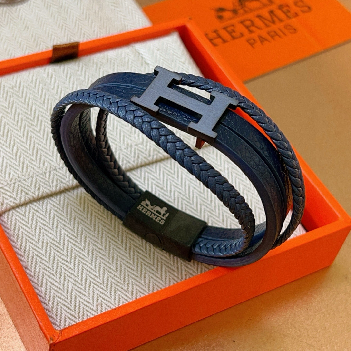 “New Product Distribution: Marseille Bracelet, H Series Star Chain, 19.5-21.5 cm Handline Sizes, Popular in Eima Market.” - 图片 2