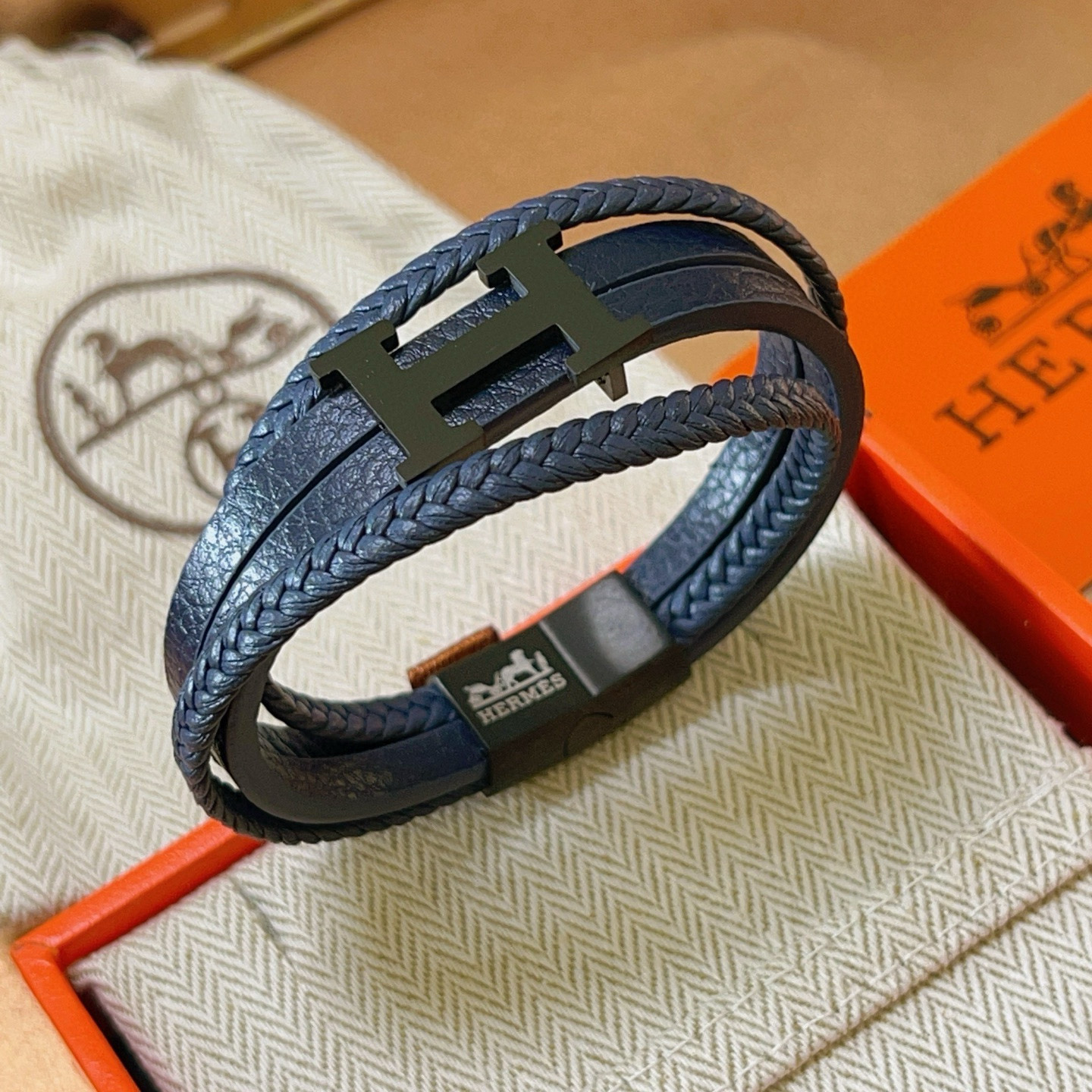 “New Product Distribution: Marseille Bracelet, H Series Star Chain, 19.5-21.5 cm Handline Sizes, Popular in Eima Market.” - 图片 8