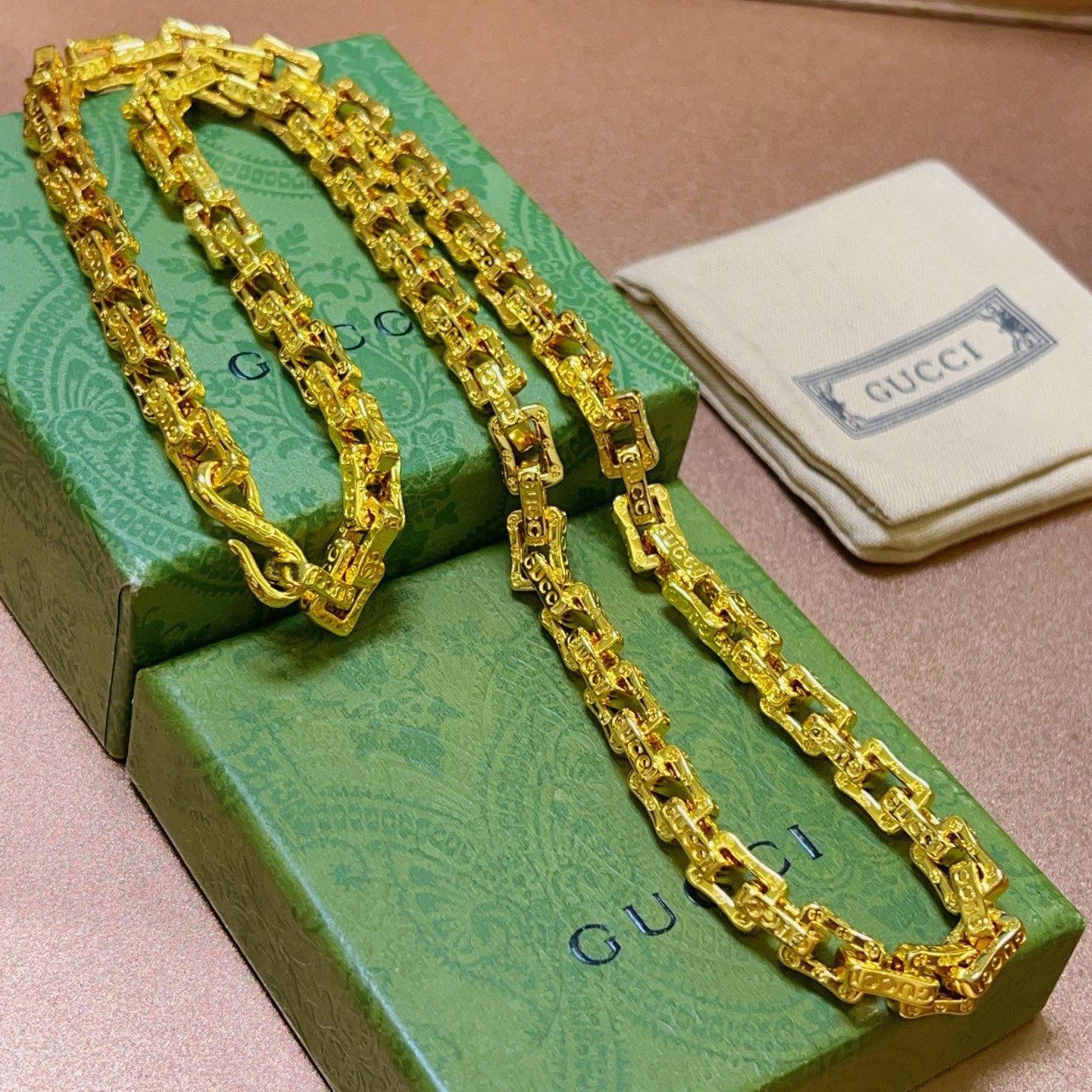 Gucci古驰Anger Forestシリーズ双Gネックレス - 精工手作りの奢華デザイン