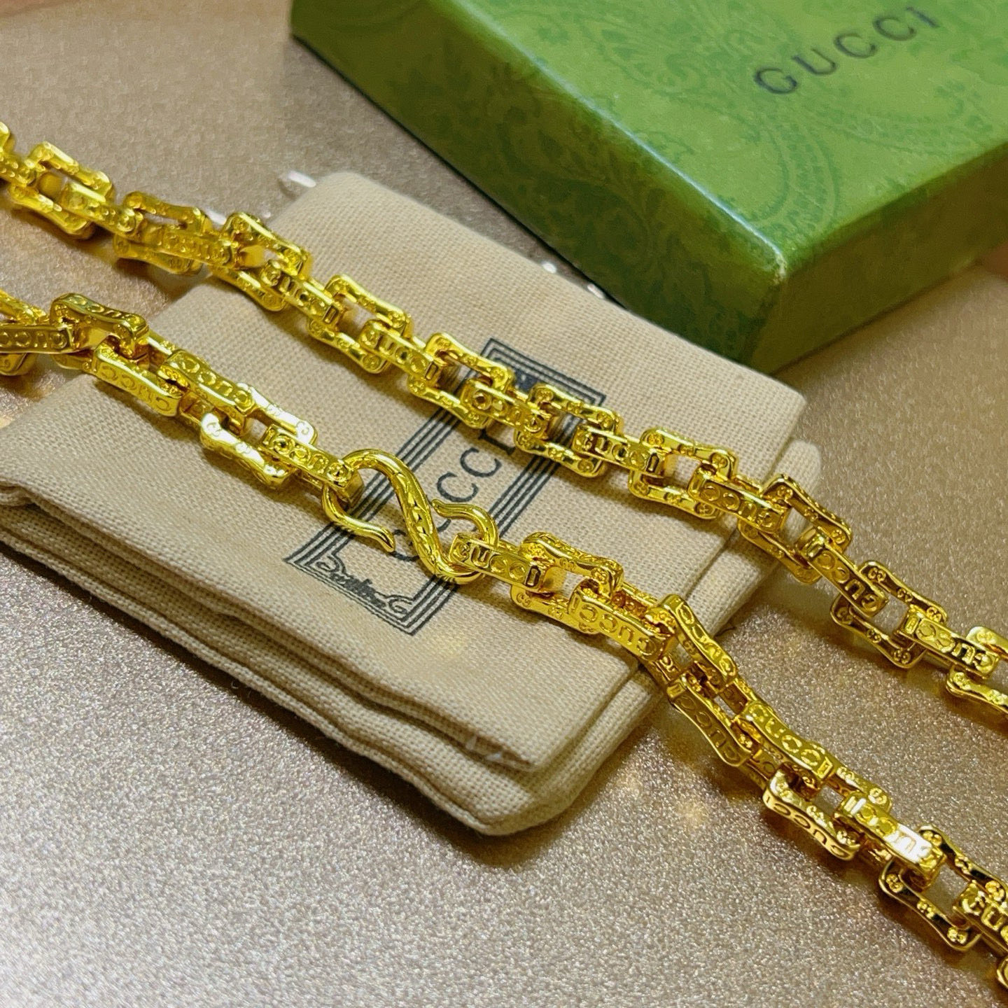 Gucci古驰Anger Forestシリーズ双Gネックレス - 精工手作りの奢華デザイン