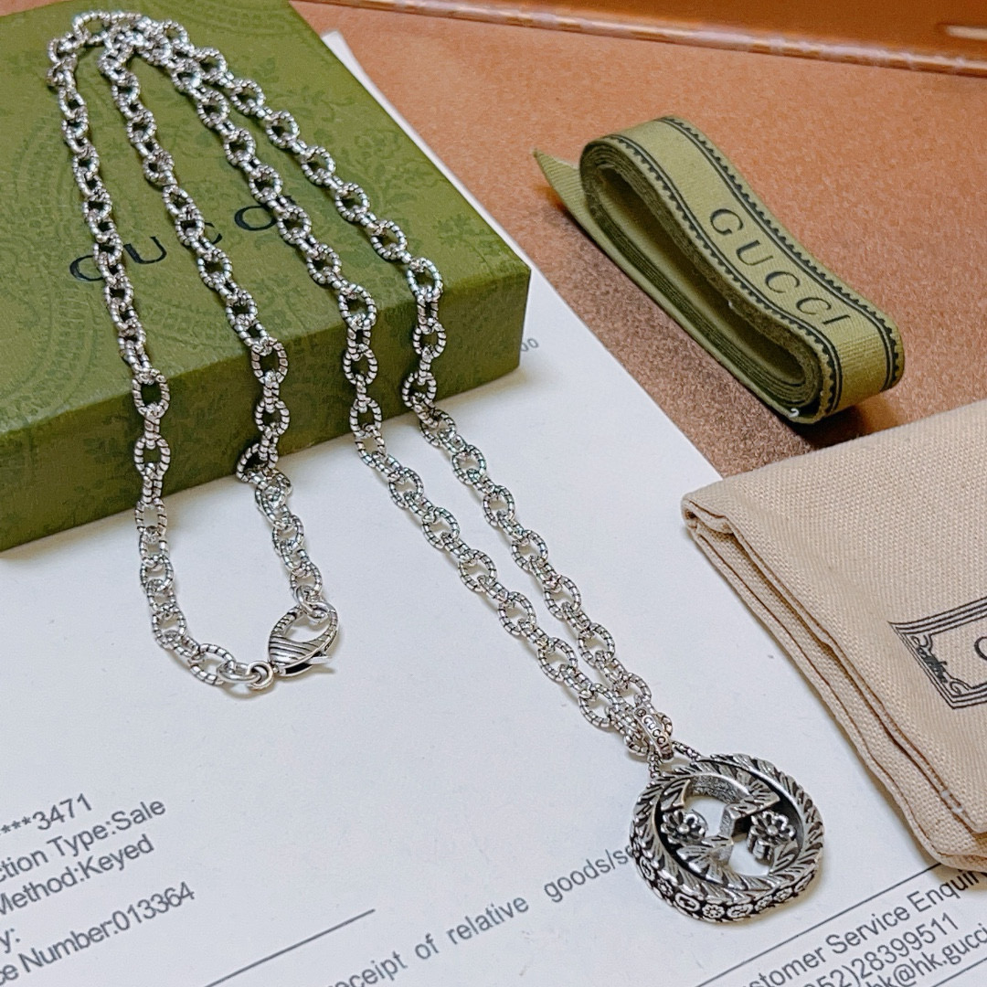 Gucci古驰Anger Forestシリーズ双Gネックレス - おしゃれで高級感溢れるデザイン