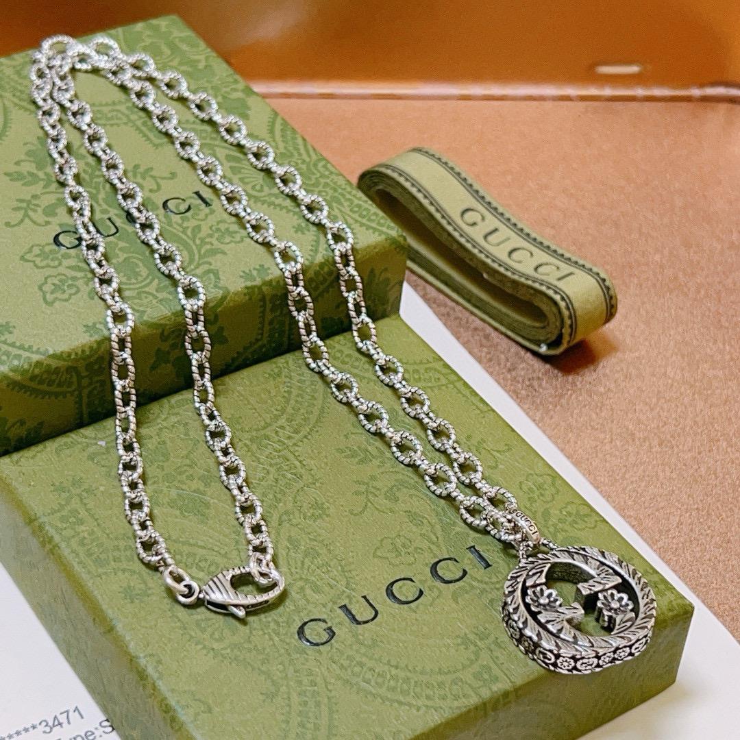 Gucci古驰Anger Forestシリーズ双Gネックレス - おしゃれで高級感溢れるデザイン