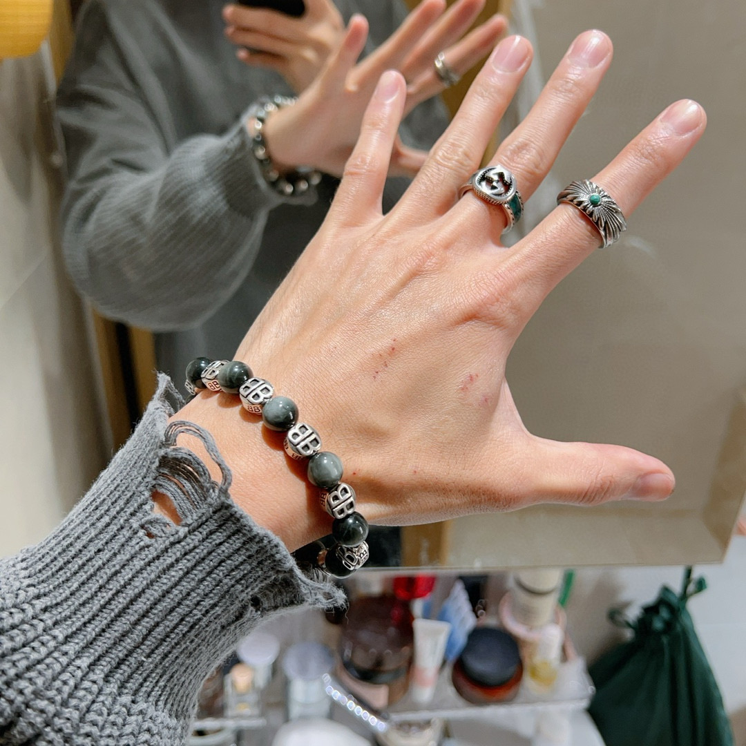 “Paris Family Bracelets: Moonstone Collar Master’s Silver Style for Men and Women, Rock Punks Fashion Trends” - 图片 3