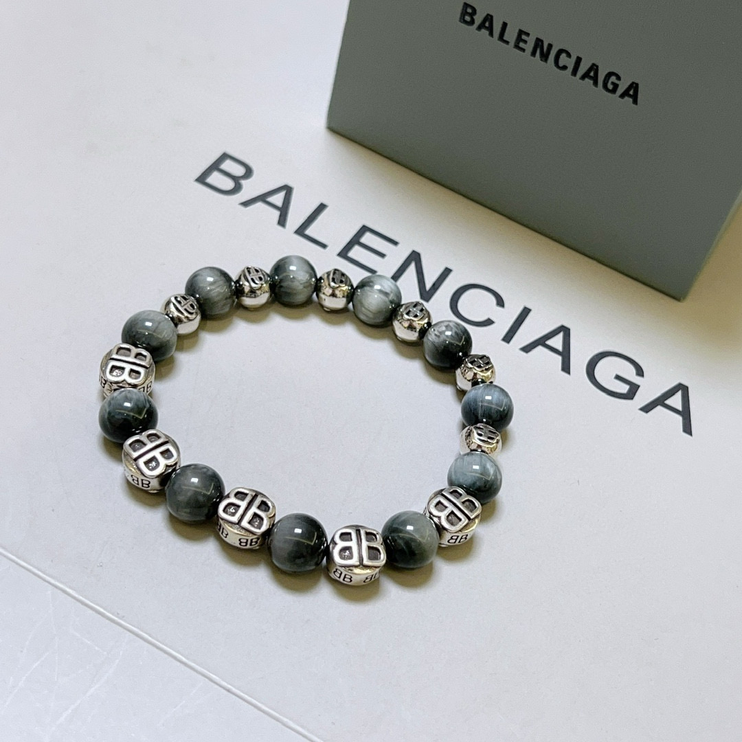 “Paris Family Bracelets: Moonstone Collar Master’s Silver Style for Men and Women, Rock Punks Fashion Trends” - 图片 9
