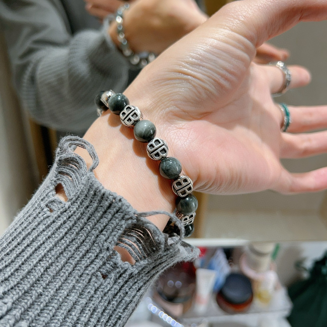 “Paris Family Bracelets: Moonstone Collar Master’s Silver Style for Men and Women, Rock Punks Fashion Trends” - 图片 7