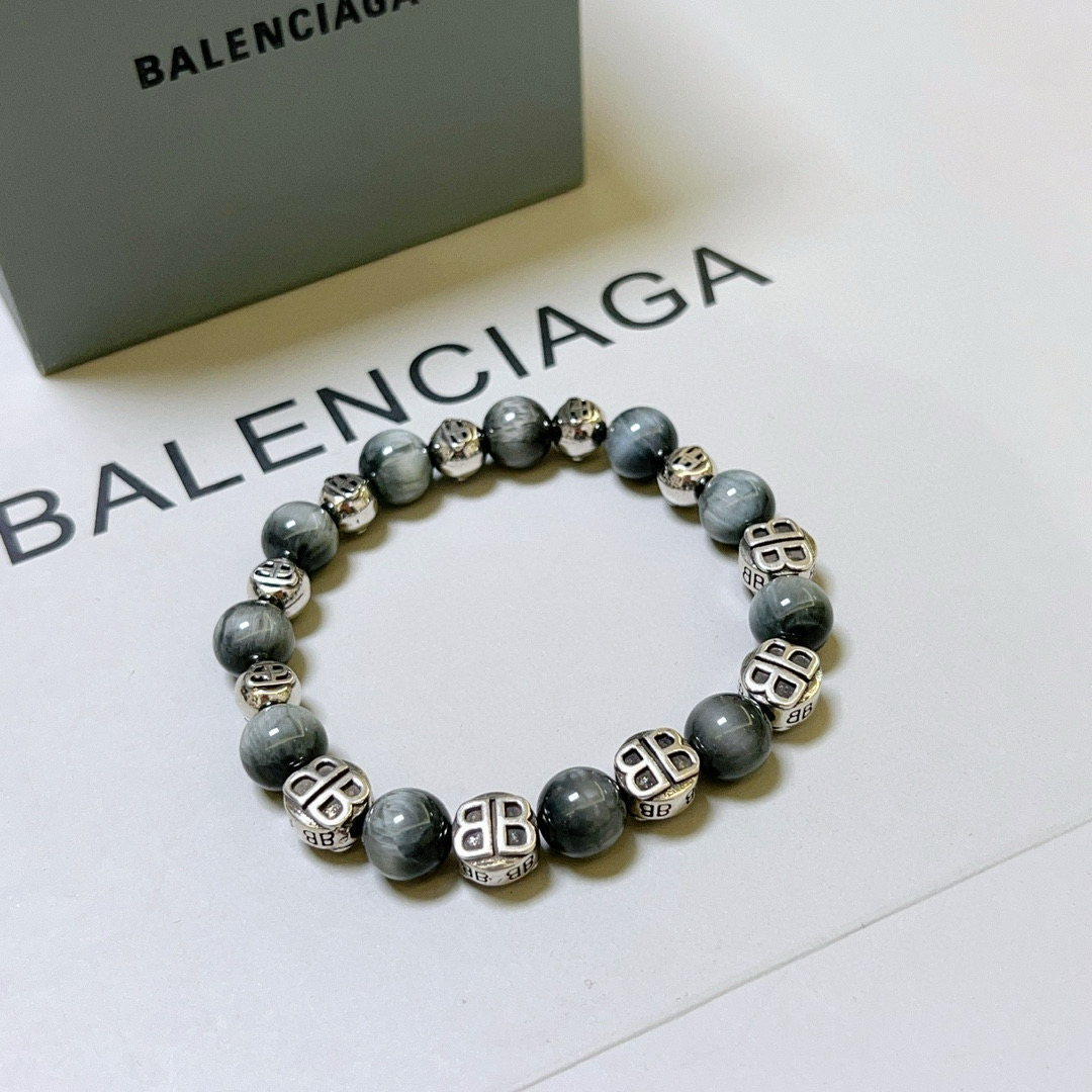 “Paris Family Bracelets: Moonstone Collar Master’s Silver Style for Men and Women, Rock Punks Fashion Trends” - 图片 5