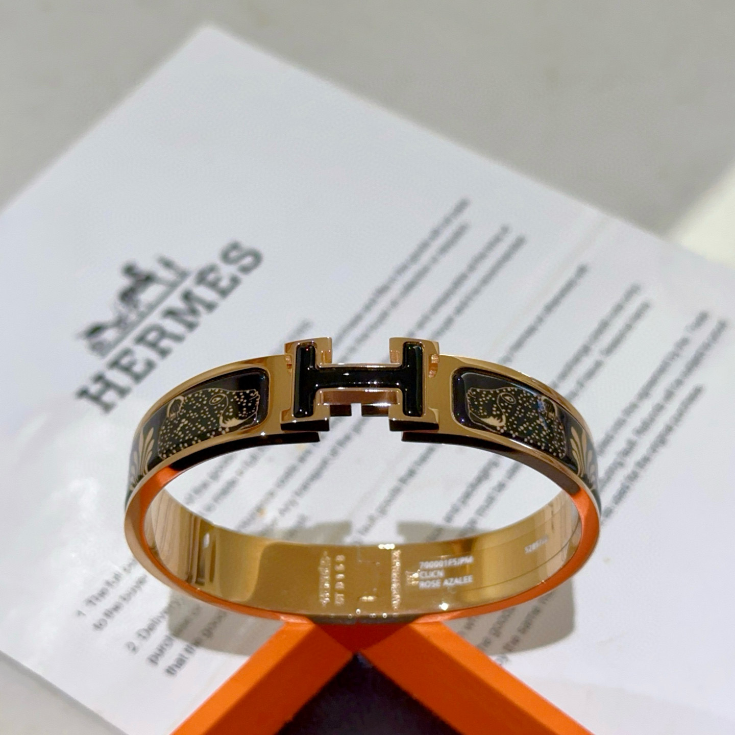 NO:386534,Hermes bracelet v gold original customization Hermes bracelet The enamel craftsmanship tests the master's craftsmanship to ensure the color is handmade [color][color] v gold high-end customization Goddess I love Hermes hot bracelets super exquisite goddesses Stars same style High-end franc material, k gold texture, Seiko pure handmade production really praises, jewelry quality, hermes, hermes, bracelet19860909批. Hermes 爱马仕手镯 v金原版定制 爱马仕手环 珐琅工艺太考验师傅的手艺了 要确保色泽手工制作好[色][色] v金高端定制 女神 都爱爱马仕火爆手镯 超精赞各路女神 明星 同款 高端法郎材质,k金质感,精工纯手工出品上手真的赞,饰品精品,hermes,hermes,bracelet,Jewelry