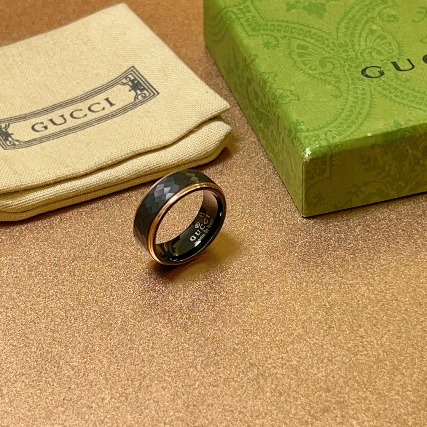Title: Gucci Gourcier Rings: Handcrafted Anger Forest Series with Gold Details, Popular in Fashion Sales. - 图片 4
