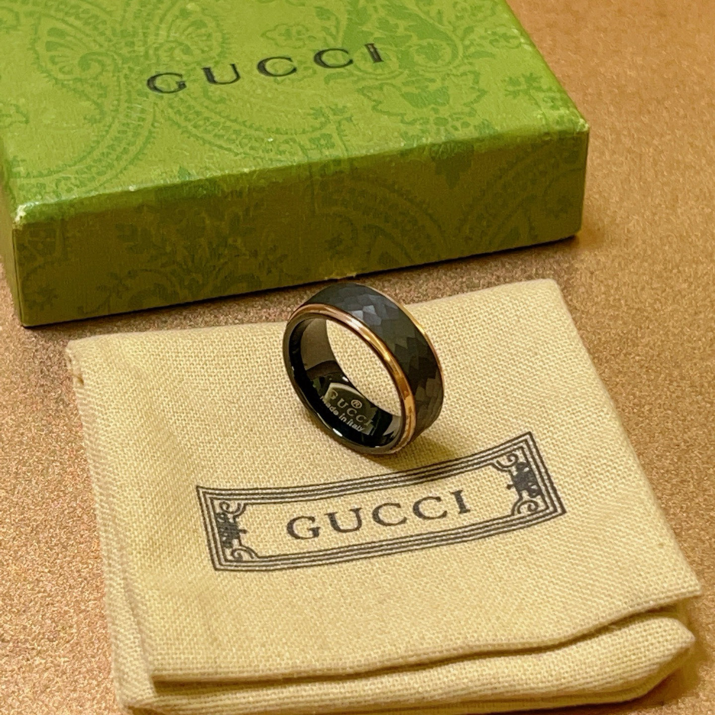 Title: Gucci Gourcier Rings: Handcrafted Anger Forest Series with Gold Details, Popular in Fashion Sales. - 图片 5