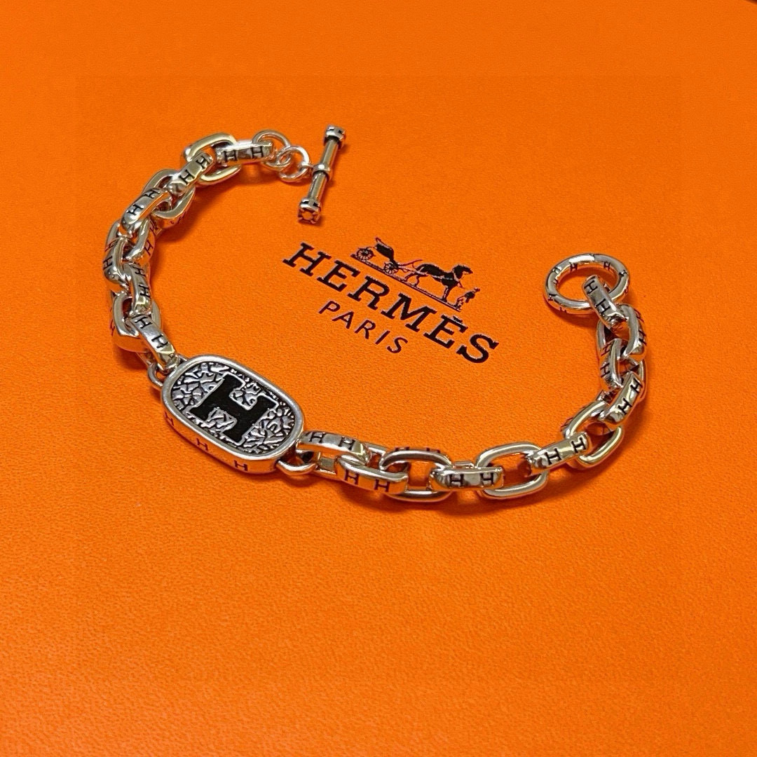 Luxurious Customized Platinum Bracelets: Master Craftsmanship and Precise Detailing for Men and Women - 图片 8