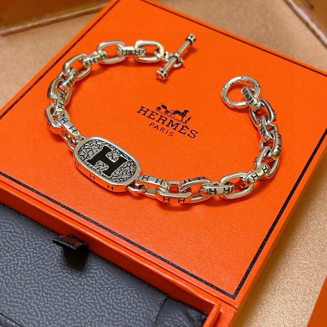 Luxurious Customized Platinum Bracelets: Master Craftsmanship and Precise Detailing for Men and Women - 图片 2