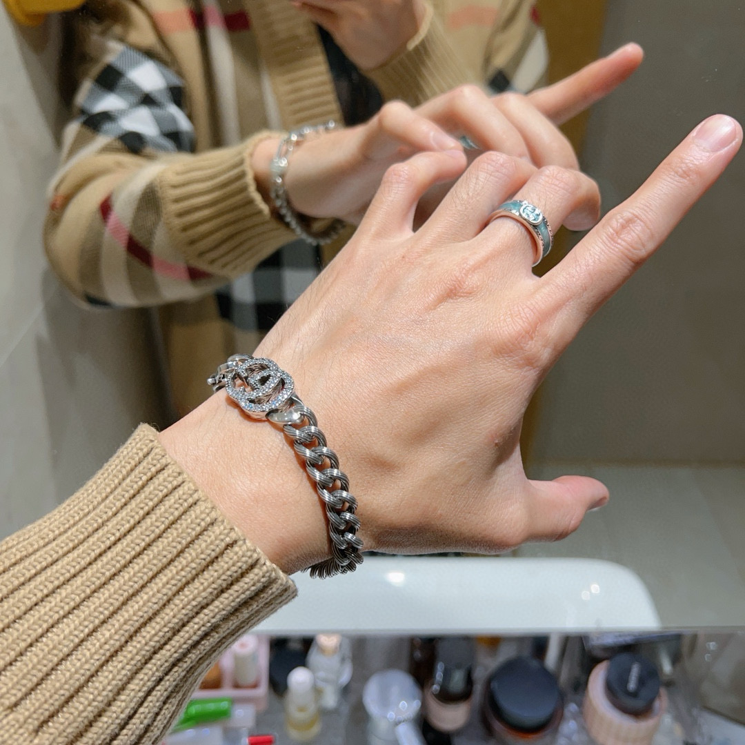 Gucci古驰手链 - 高級感あふれる男女兼用デザイン