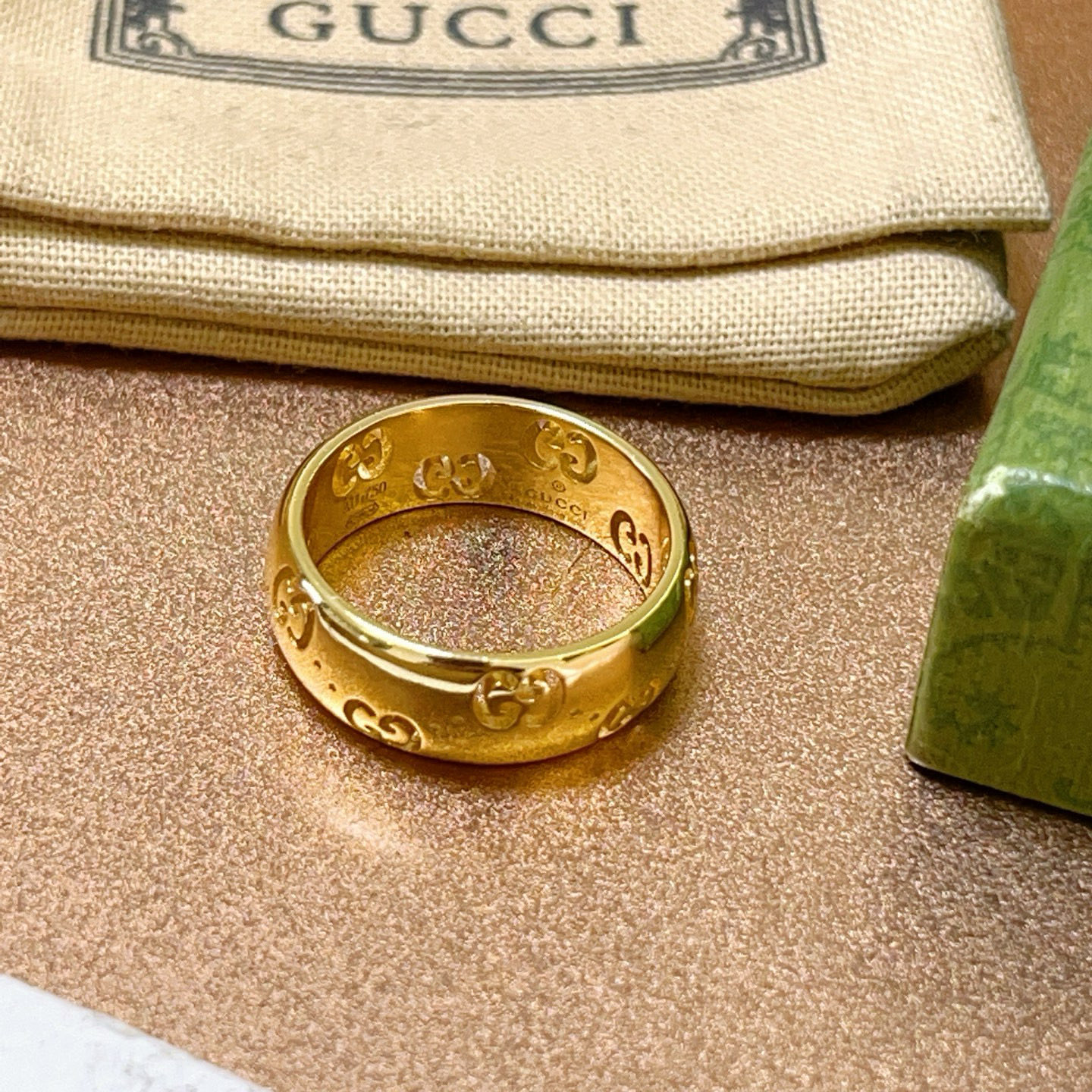 “Latest Gucci Gourcier Rings: Gold-Sensitive G-Manufacturing and Manual Processing Details” - 图片 8