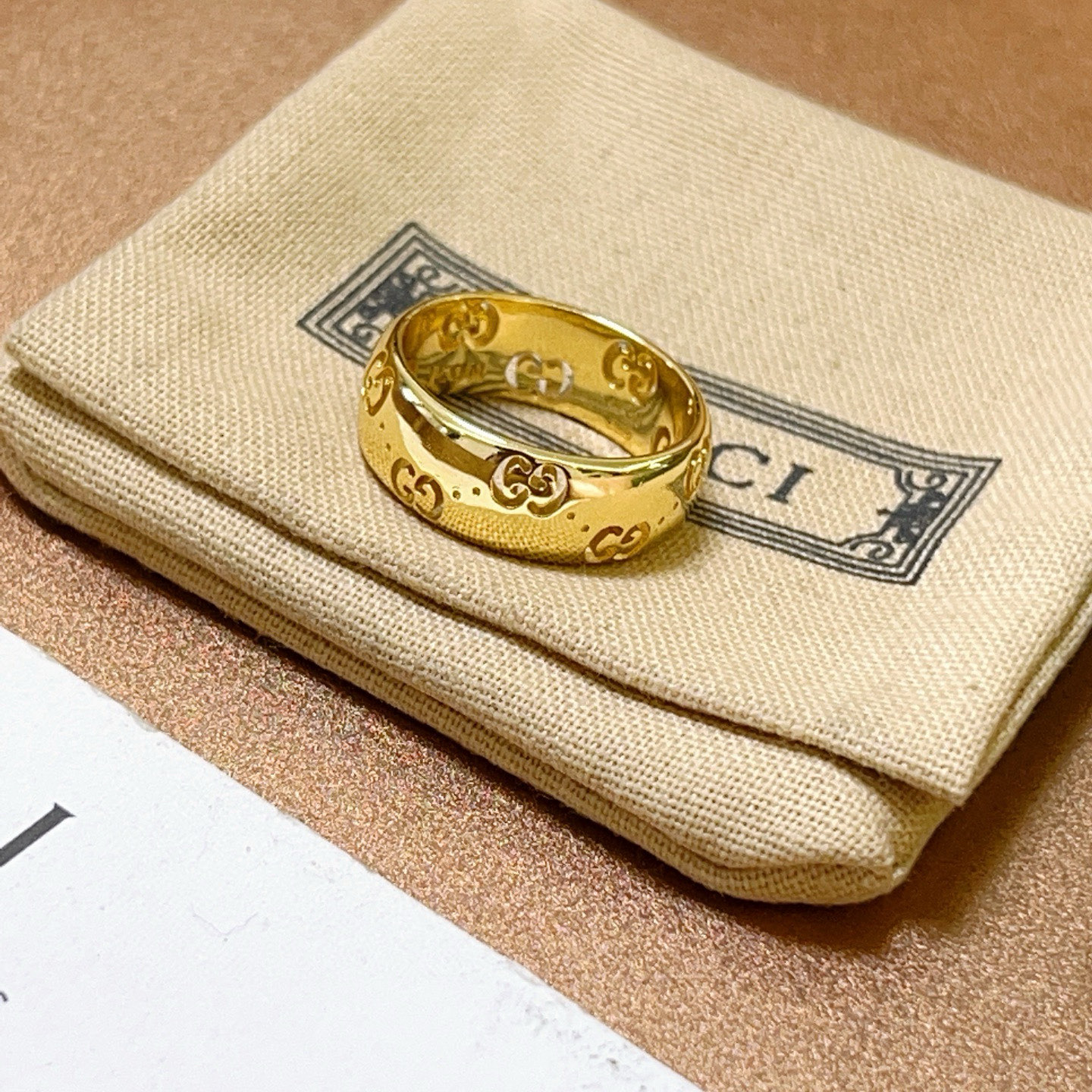 “Latest Gucci Gourcier Rings: Gold-Sensitive G-Manufacturing and Manual Processing Details” - 图片 5
