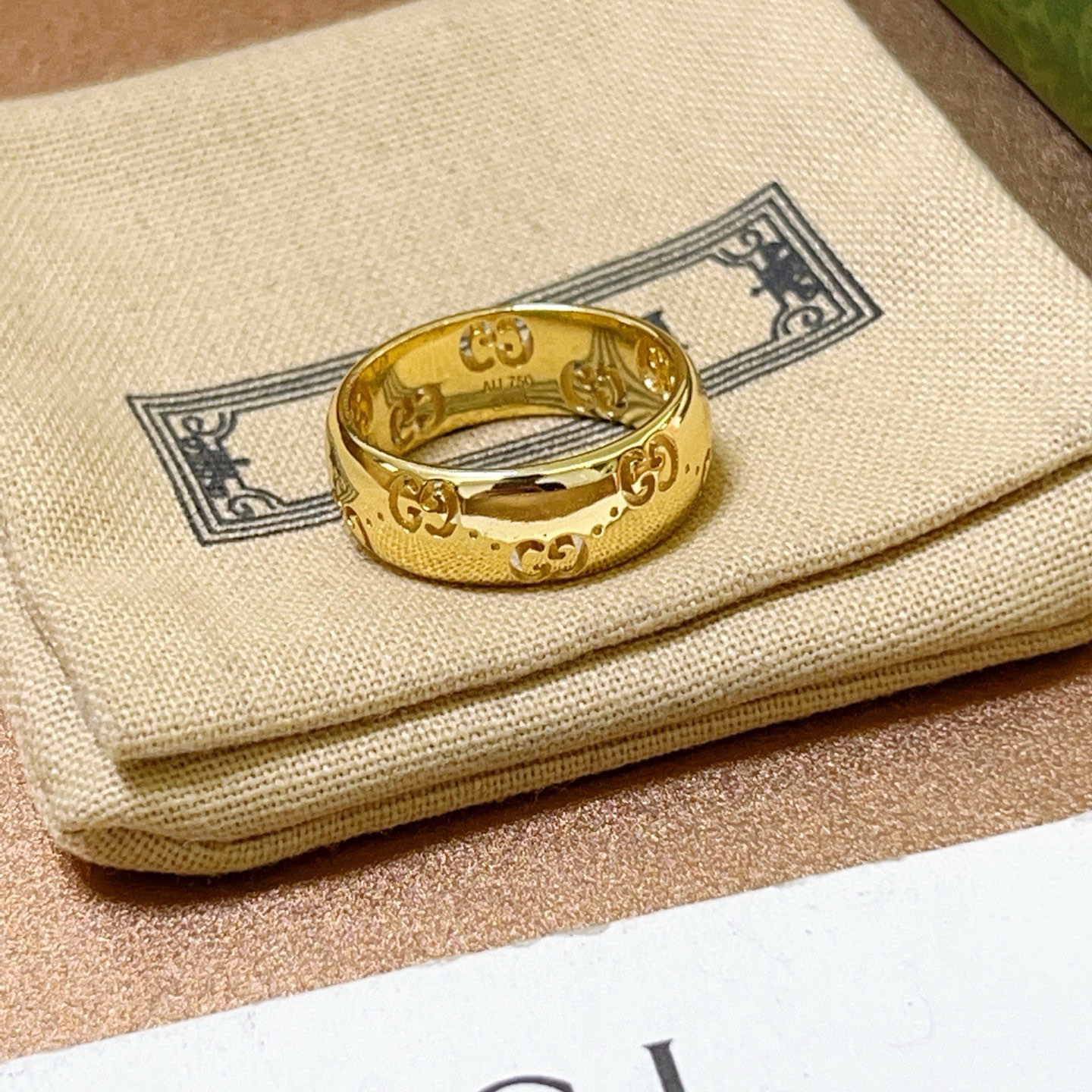 “Latest Gucci Gourcier Rings: Gold-Sensitive G-Manufacturing and Manual Processing Details” - 图片 2