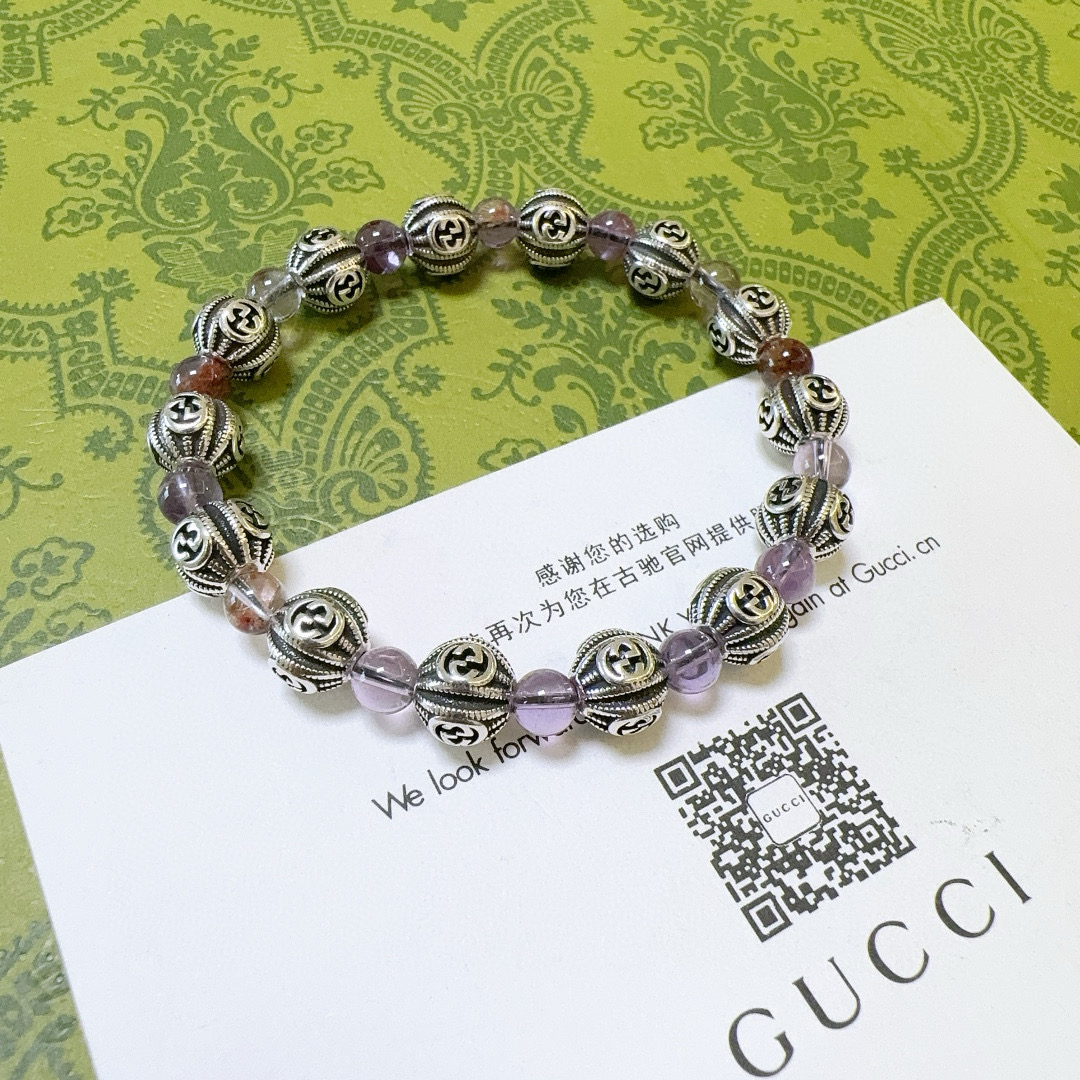 NO:378569,Batch New products released Gucci bracelets for men and women. The latest retro series bracelets have higher grades. Stars have the same style. Anger Forest series double g amethyst bracelet. Size: 16-24 cm. Details are used to treat the old version. Non-market bright version. This is not made on the market. This model is always being released. Gucci is very good at matching clothes, fine accessories, gucci, bracelet19860909批 新品发布古驰手链男女同款 最新款复古件系列手链档次更高明星同款Anger Forest系列双g紫水晶手链 尺寸:16-24厘米 细节对版做旧处理 非市面亮面版型 非市面普通做这款一直在出 古驰里面热卖款 非常好搭配衣服,饰品精品,gucci,bracelet,Jewelry