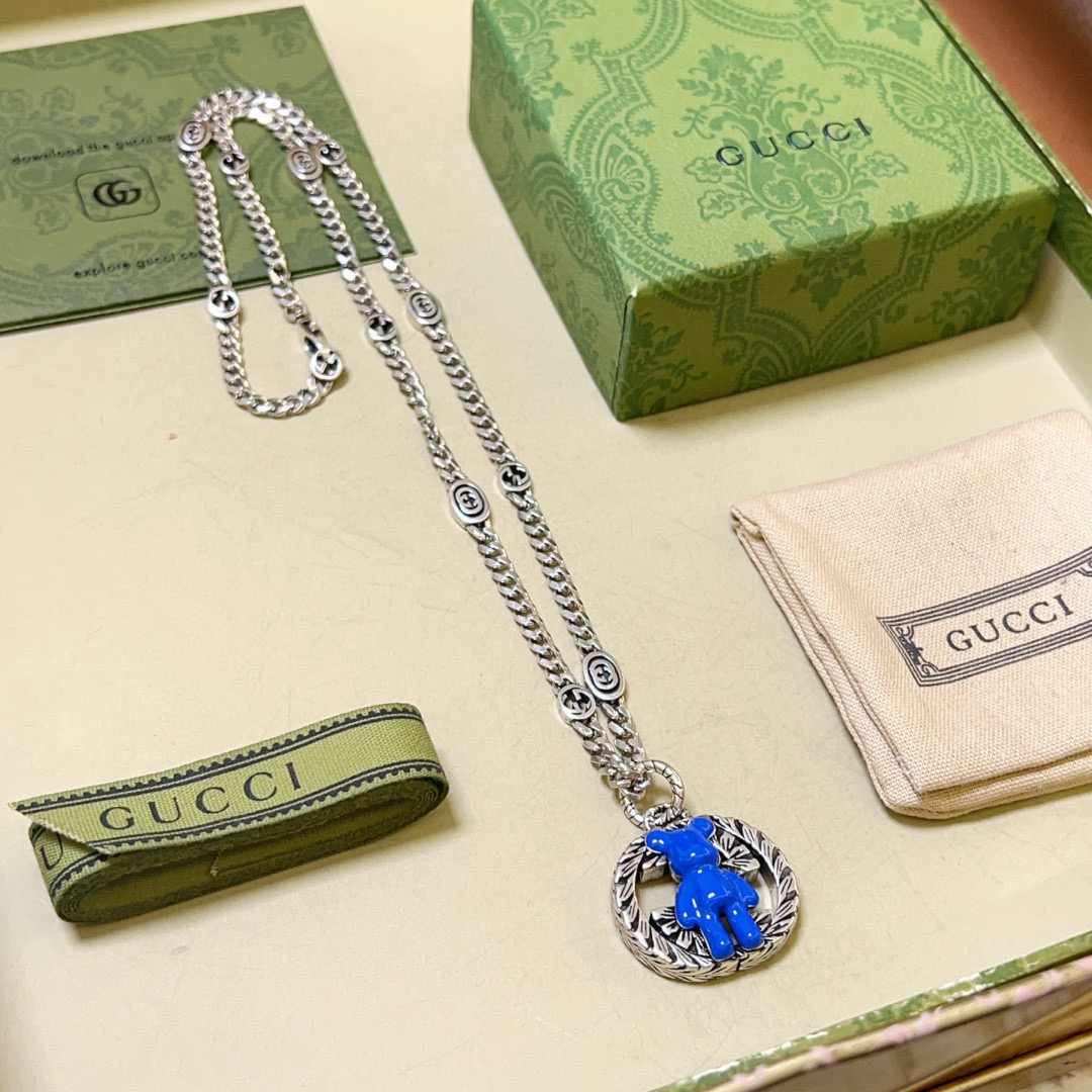NO:380696,No explosion or release, the first choice for online celebrities selling goods in Douyin, Gucci necklace, the latest model of the chain is higher, the same style as the star Anger Forest series double G design concept retro pattern necklace, makes high-end clothes more elegant, and makes them more brand-name and personality when going out, details are used to treat the version, non-market bright style, this model has been released, Gucci is very easy to match, fine jewelry, gucci, necklace19860909批  不爆不发 抖音带货网红首选 古驰项链最新款链条档次更高明星同款Anger Forest系列双g设计理念复古图案项链 让高档的衣服搭配更有气质 出去更有牌面和个性 细节对版做旧处理 非市面亮面版型 这款一直在出 古驰里面热卖款 非常好搭配,饰品精品,gucci,necklace,Jewelry