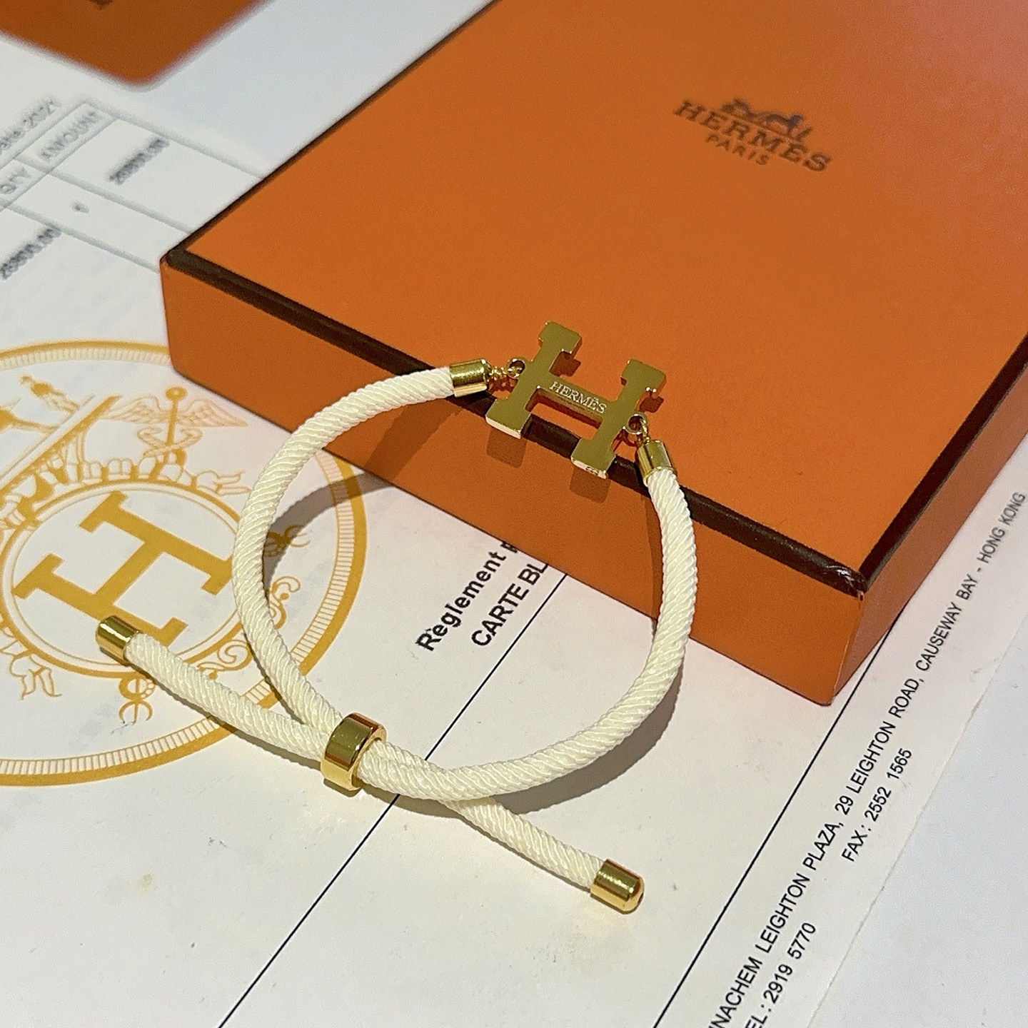 NO:381102,Batch New Products Release Hermes Bracelet Bracelet Latest Model pure hand-woven material higher grade Stars same H series classic series bracelet Bracelet Details K gold treatment Non-market glossy version This model has been released. Hermes is selling very well. It is very easy to match trendy clothes, jewelry boutiques, hermes, bracelet19860909批 新品发售 爱马仕手绳手环最新款纯手工编织材质档次更高明星同款H系列系列经典款系列手链手绳 细节对版k金处理 非市面亮面版型 这款一直在出 爱马仕里面热卖款 非常好搭配潮流衣服,饰品精品,hermes,bracelet,Jewelry