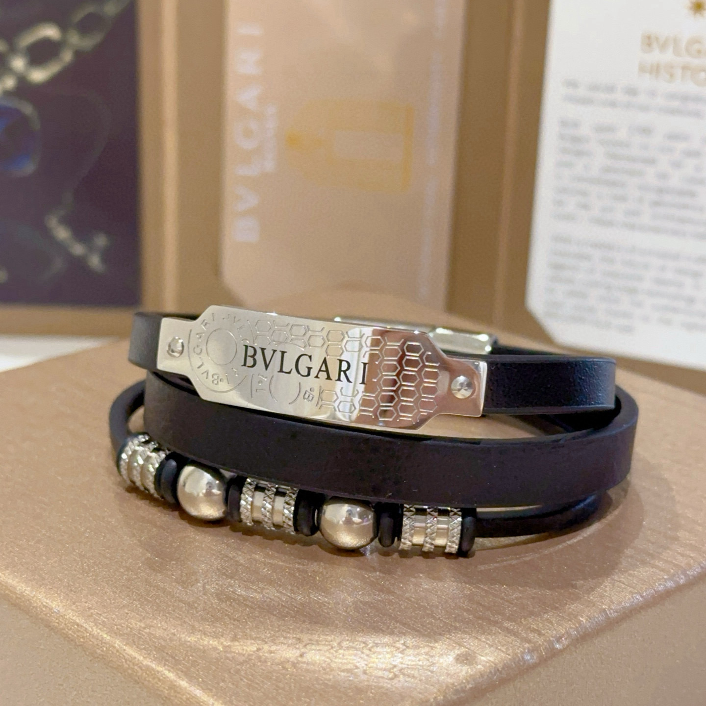 NO:386160,Bill. New Bulgari BVLGARI bracelet bracelet bracelet thickened version Platinum version. Advanced precision version [color][color] Many internet celebrities same style. Bulgari bracelet tests the master's craftsmanship too much. It is not simple. [color][color] High-end customization, same style for men and women, Hermes is popular, 1:1 super exquisite star, same style, k gold texture, seductive high-end craftsmanship is created. It is really awesome to use, jewelry quality, bottega veneta, hermes, bvlgari, bvlgari, bracelet19860909批.新款宝格丽BVLGARI手链手绳编织手绳加厚版 铂金版.高级精工版[色][色]众多网红同款 宝格丽手链太考验师傅的手艺了 要确保每个细节都到位不简单[色][色] 高端定制 男女同款 爱马仕火爆 1:1超精赞明星 同款 k金质感,精工高端工艺打造出炉. 上手真的赞爆,饰品精品,bottega veneta,hermes,bvlgari,bvlgari,bracelet,Jewelry