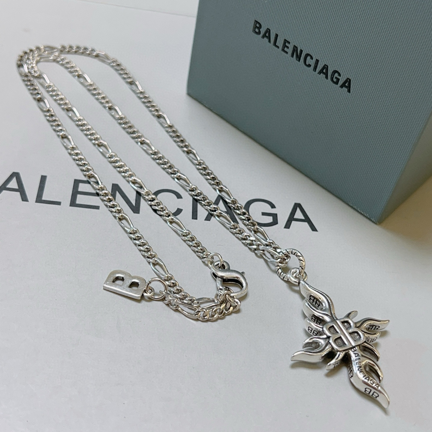 NO:386109,Batch original single product Balenciaga Necklace Balenciaga New necklace counter is consistent, fine details and workmanship are in place, fine design process, hot products are shipped, unique design, retro style Balenciaga Necklace, fine jewelry, balenciaga, balenciaga, necklace19860909批 原单货新品 巴黎世家项链 Balenciaga 新款项链专柜一致 细节做工精细 每个细节流程到位 设计工艺精细 火爆款出货 设计独特 复古风格 巴黎世家项链,饰品精品,balenciaga,balenciaga,necklace,Jewelry