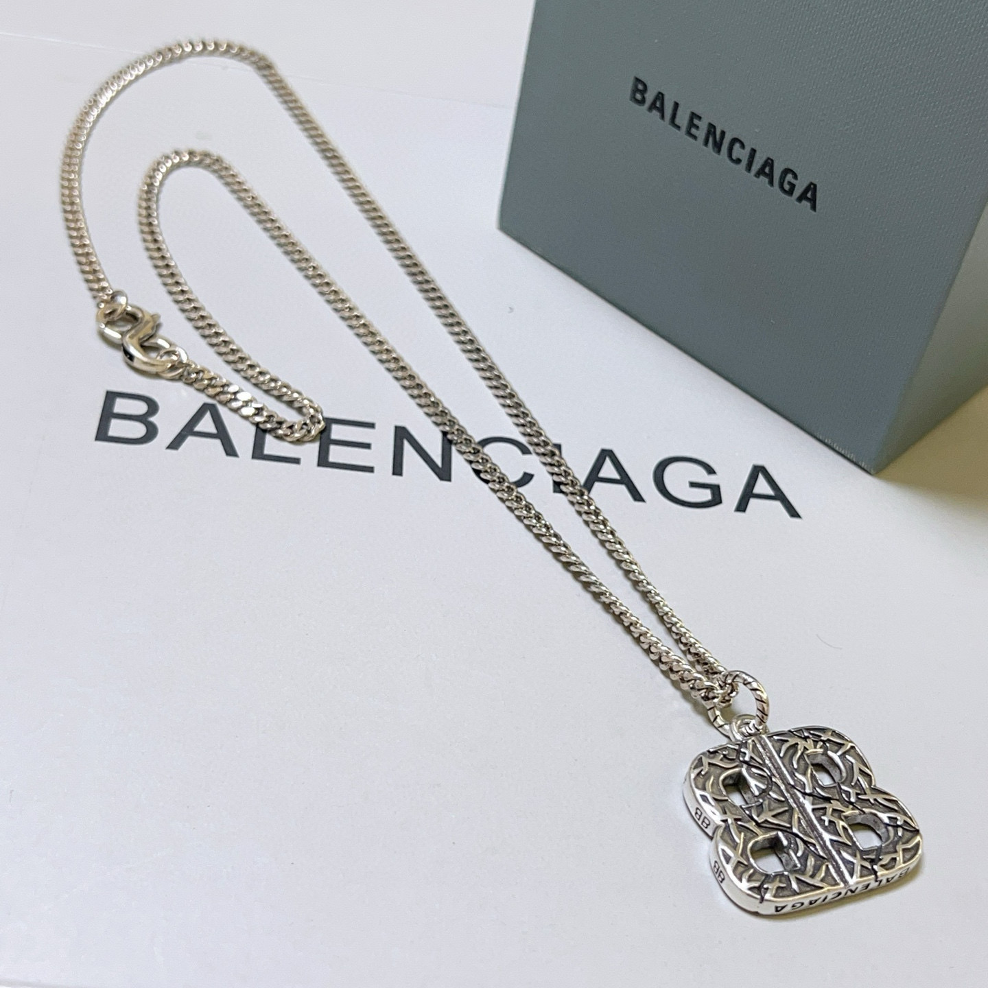 NO:386143,Batch original single product Balenciaga Necklace Balenciaga New necklace counter is consistent, fine details and workmanship are in place, fine design process, hot products are shipped, unique design, retro style Balenciaga Necklace, fine jewelry, balenciaga, balenciaga, necklace19860909批 原单货新品 巴黎世家项链 Balenciaga 新款项链专柜一致 细节做工精细 每个细节流程到位 设计工艺精细 火爆款出货 设计独特 复古风格 巴黎世家项链,饰品精品,balenciaga,balenciaga,necklace,Jewelry