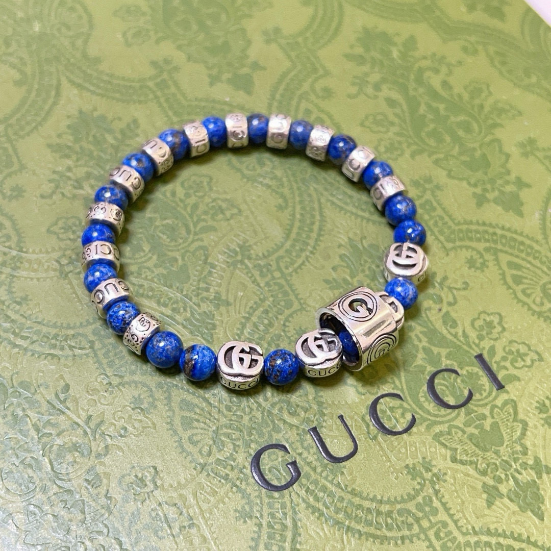 NO:515806,Buy Gucci bracelets are the same as men and women. The latest natural lapis lazuli bracelet has higher grade. Stars are the same as Anger Forest series double G natural lapis lazuli crystal bracelet. Size: 16-24 cm. Details are used to treat the old version. Non-market bright version. This one is always being made on the market. Gucci is popular in the hot-selling model. Very easy to match clothes, fine accessories, gucci, bracelet19860909批 古驰手链男女同款 最新款天然青金石手链档次更高明星同款Anger Forest系列双G天然青金石水晶手链 尺寸:16-24厘米 细节对版做旧处理 非市面亮面版型 非市面普通做这款一直在出 古驰里面热卖款 非常好搭配衣服,饰品精品,gucci,bracelet,Jewelry