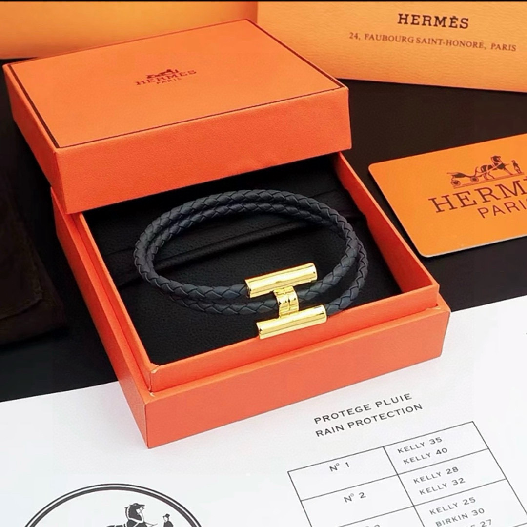 NO:515870,Bill. New Hermes bracelet braided braided braids thickened version, gold version. High-end precision version [color][color] Many internet celebrities same style. Hermes bracelets test the master's craftsmanship too much. It's not simple. [color][color] High-end customization, same style for men and women, Hermes is popular 1:1 super exquisite star. The same style k gold texture, and the high-end craftsmanship is created. It's really great to use, jewelry quality, hermes, hermes, bracelet, gold19860909批.新款Hermes爱马仕手链编织手绳加厚版 黄金版.高级精工版[色][色]众多网红同款 爱马仕手链太考验师傅的手艺了 要确保每个细节都到位不简单[色][色] 高端定制 男女同款 爱马仕火爆 1:1超精赞明星 同款 k金质感,精工高端工艺打造出炉. 上手真的赞爆,饰品精品,hermes,hermes,bracelet,gold,Jewelry