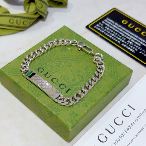 Gucci Silver Chain Bracelet with Green Enamel - Unisex Design 1 Gucci Silver Chain Bracelet with Green Enamel - Unisex Design
