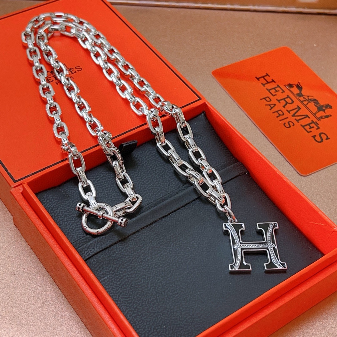 NO:533590,HERMES Hermes Necklace Hermes H Necklace Series Jewelry Imported Customized. Classic High-end Chain Match New Products Simple and Fashionable Counter Consistent Hot Products Shipping Unique Design Avant-garde Must-have for men and women!  , jewelry boutique, hermes, hermes, necklace19860909批.HERMES 爱马仕项链 爱马仕H项链系列首饰 进口定制.高端链条经典搭配 新品 简单时尚专柜一致 火爆款出货 设计独特 前卫 男女必备款！,饰品精品,hermes,hermes,necklace,Jewelry